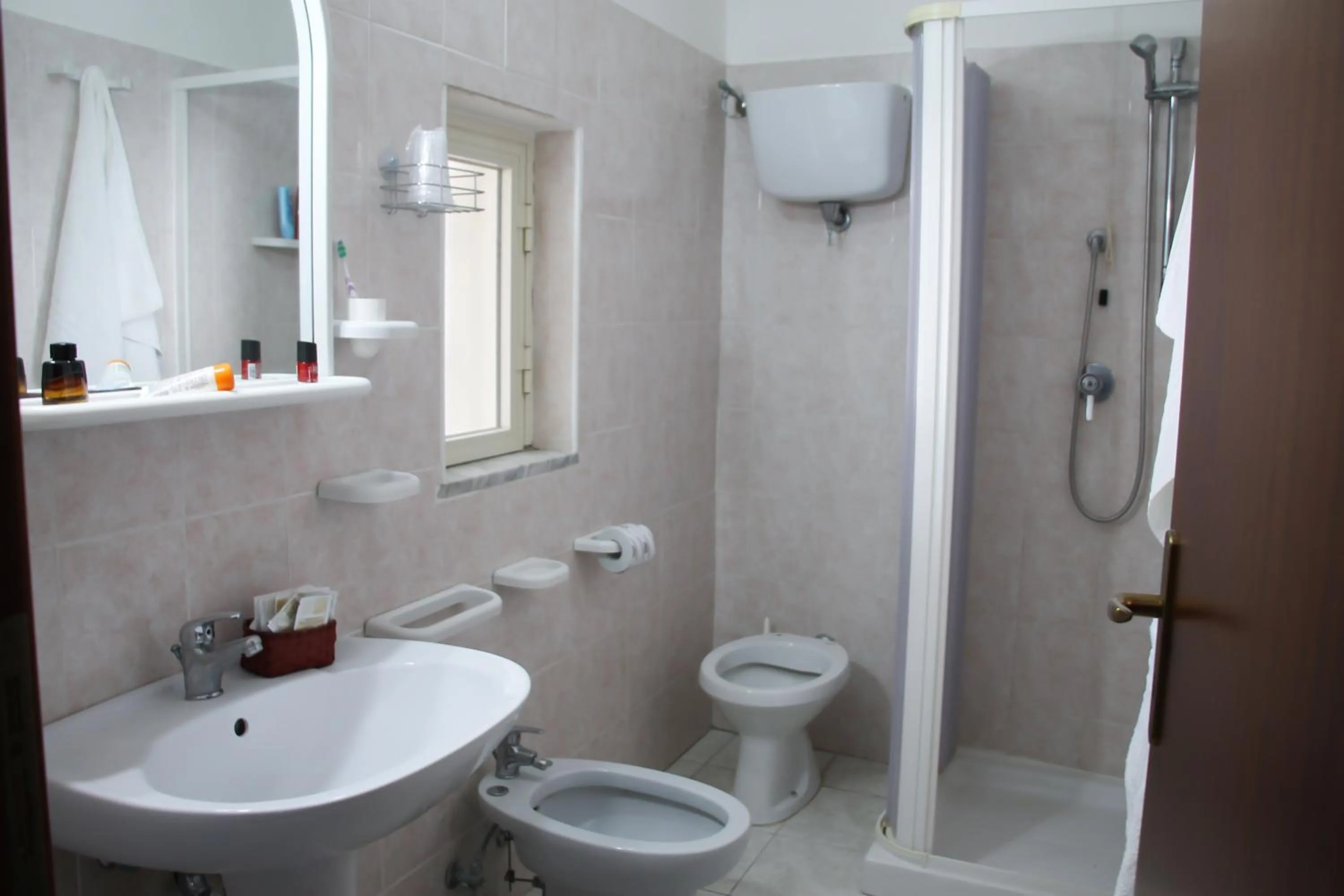 Bathroom in Hotel L'Ancora