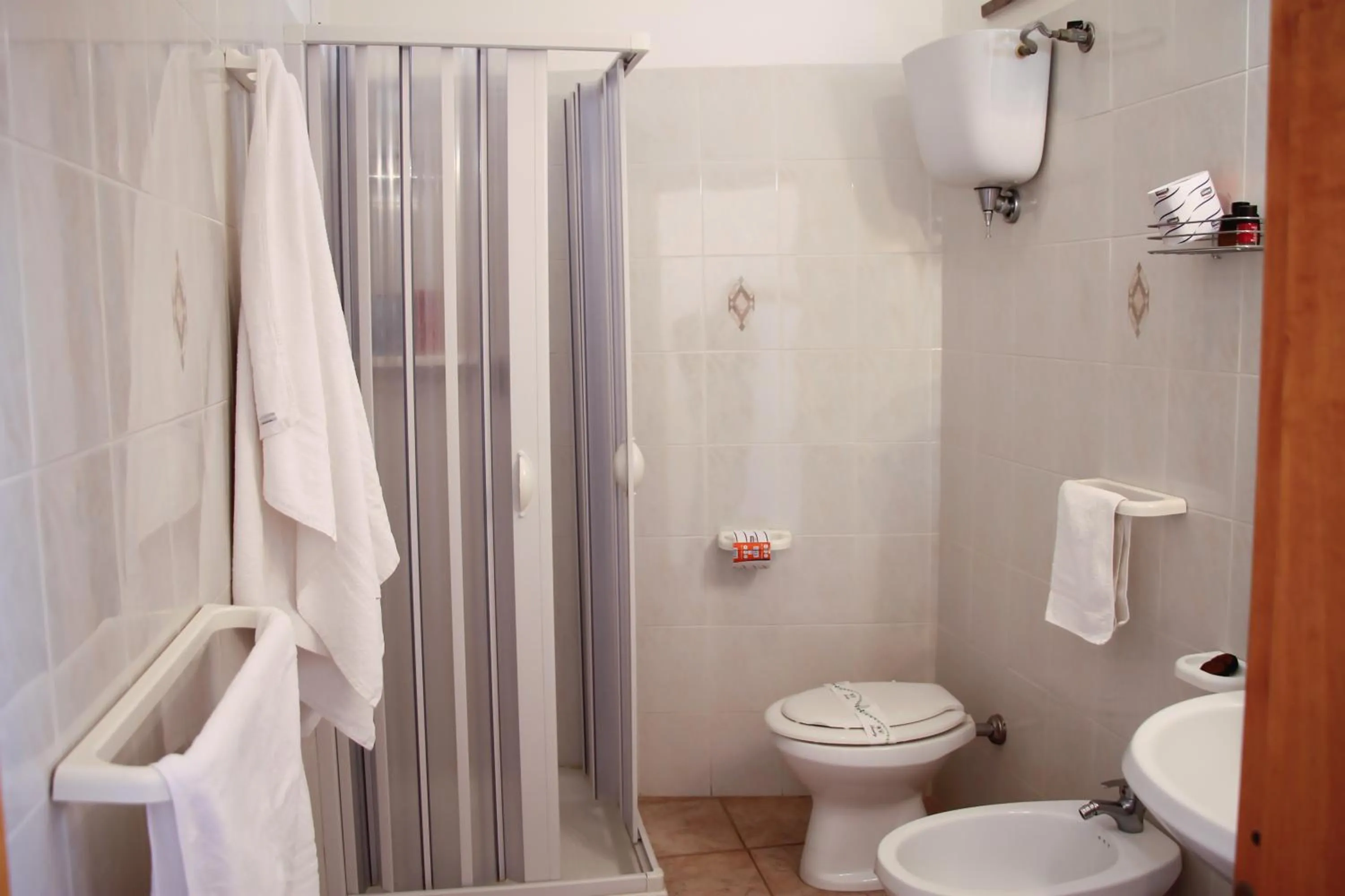 Bathroom in Hotel L'Ancora