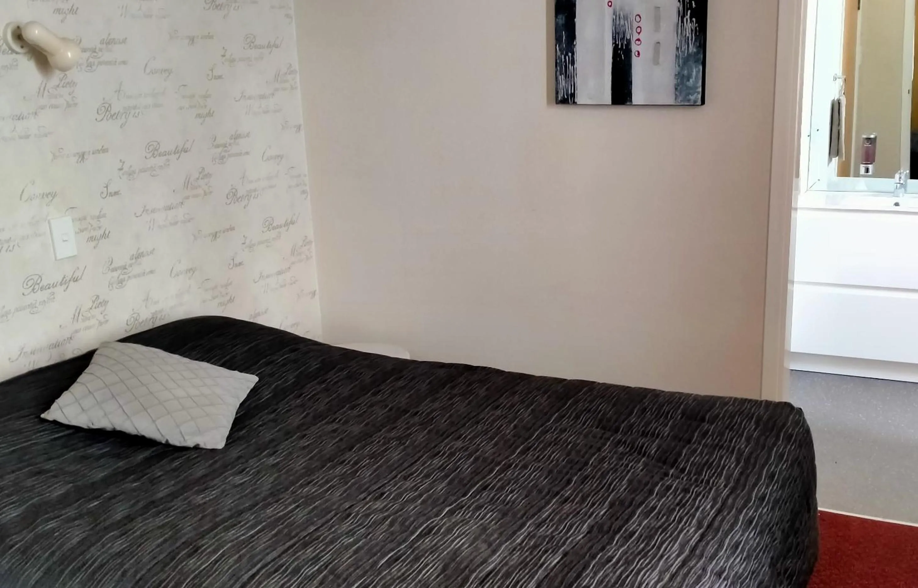 Bed in Masonic Hotel