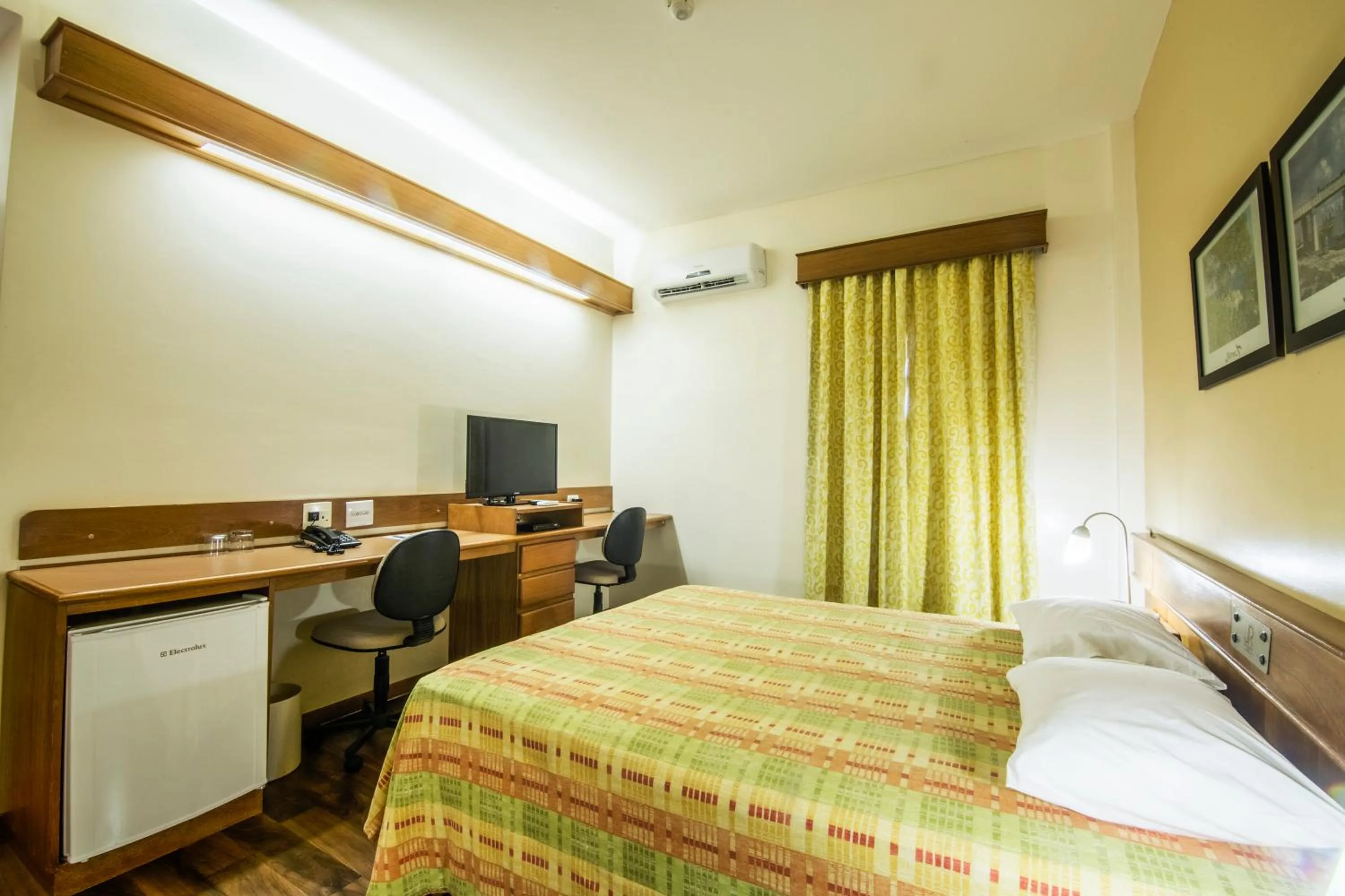 Photo of the whole room, Bed in JR Hotel Marilia