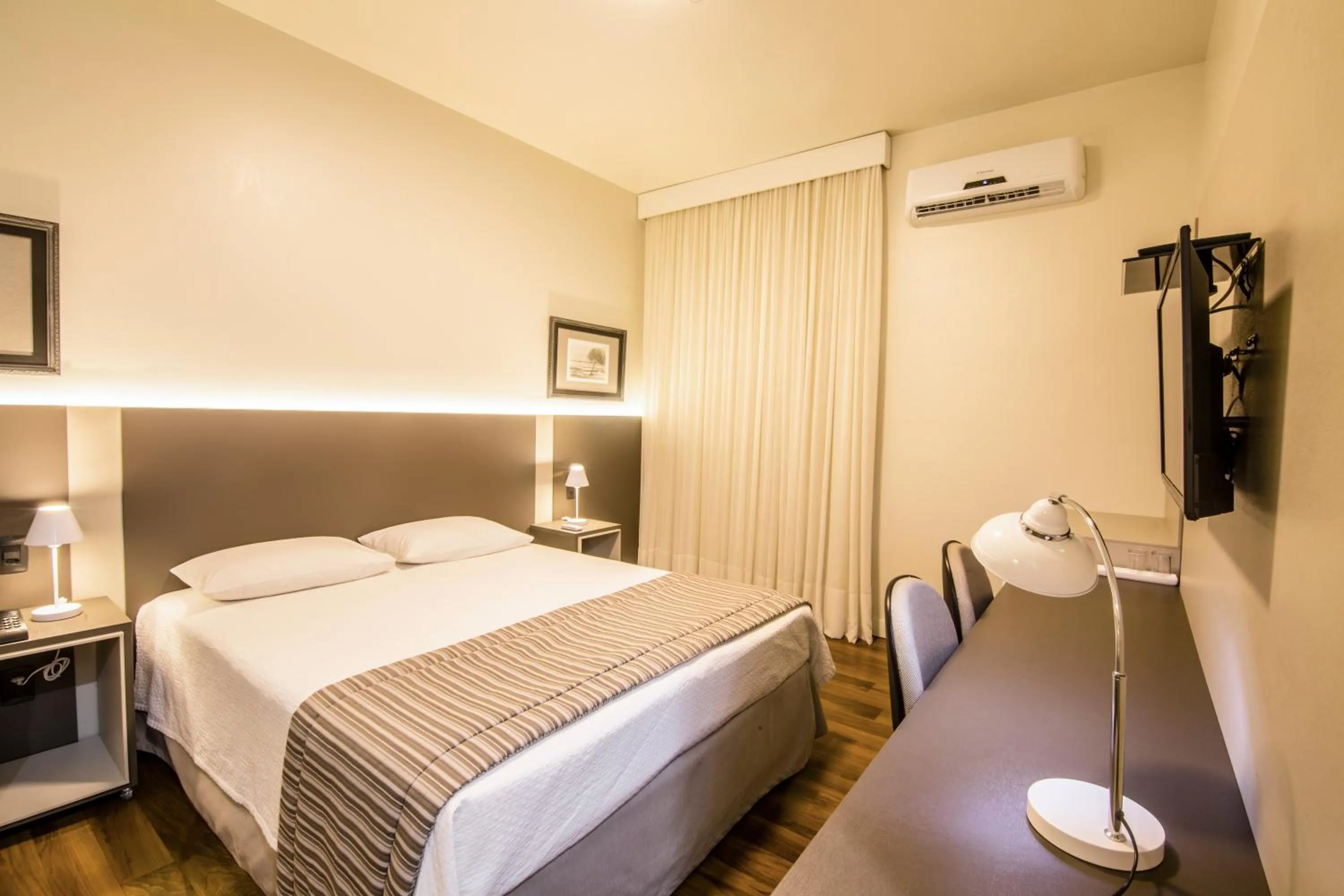 Bed in JR Hotel Marilia