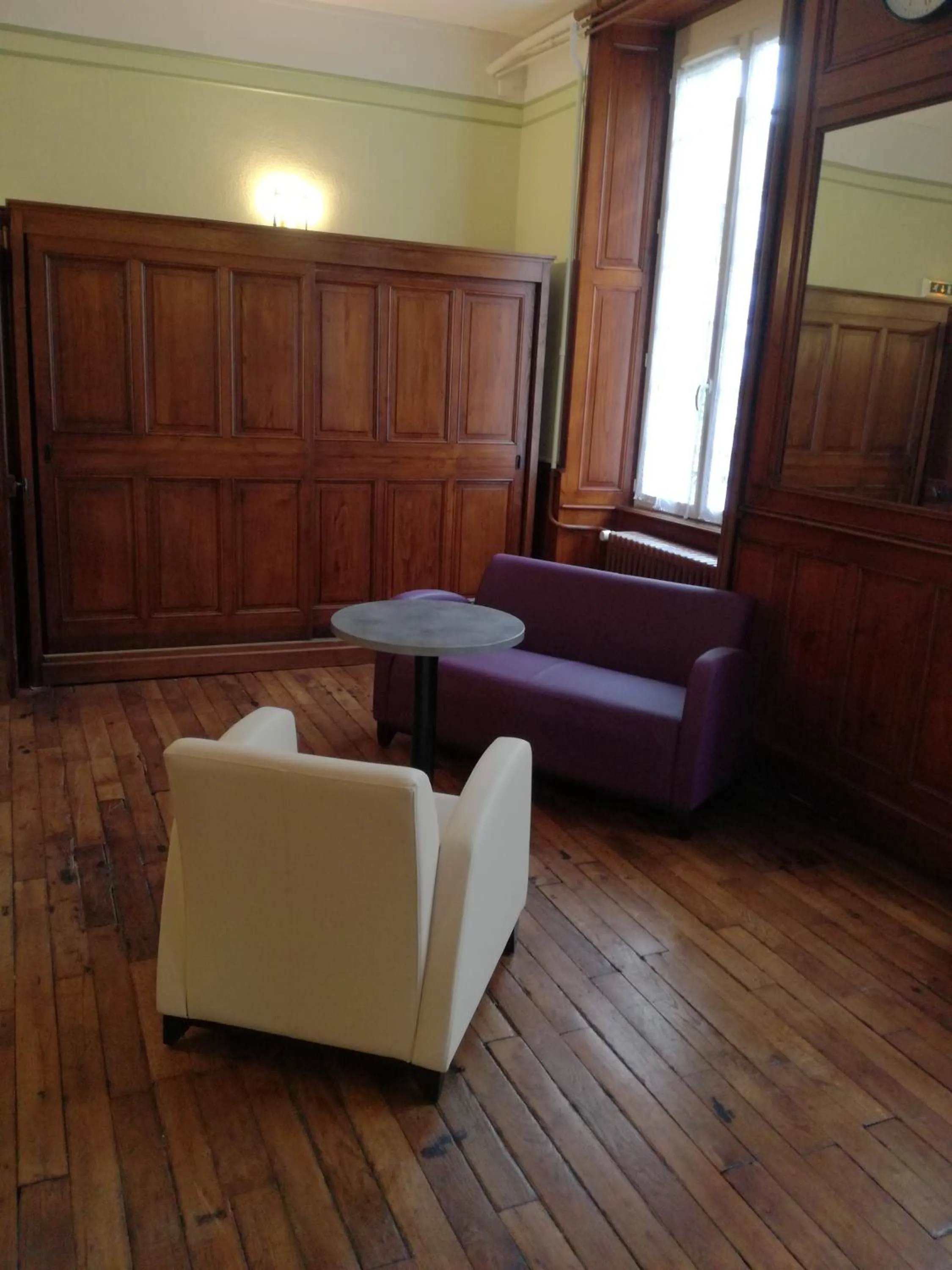 Seating Area in Hôtel du Berry