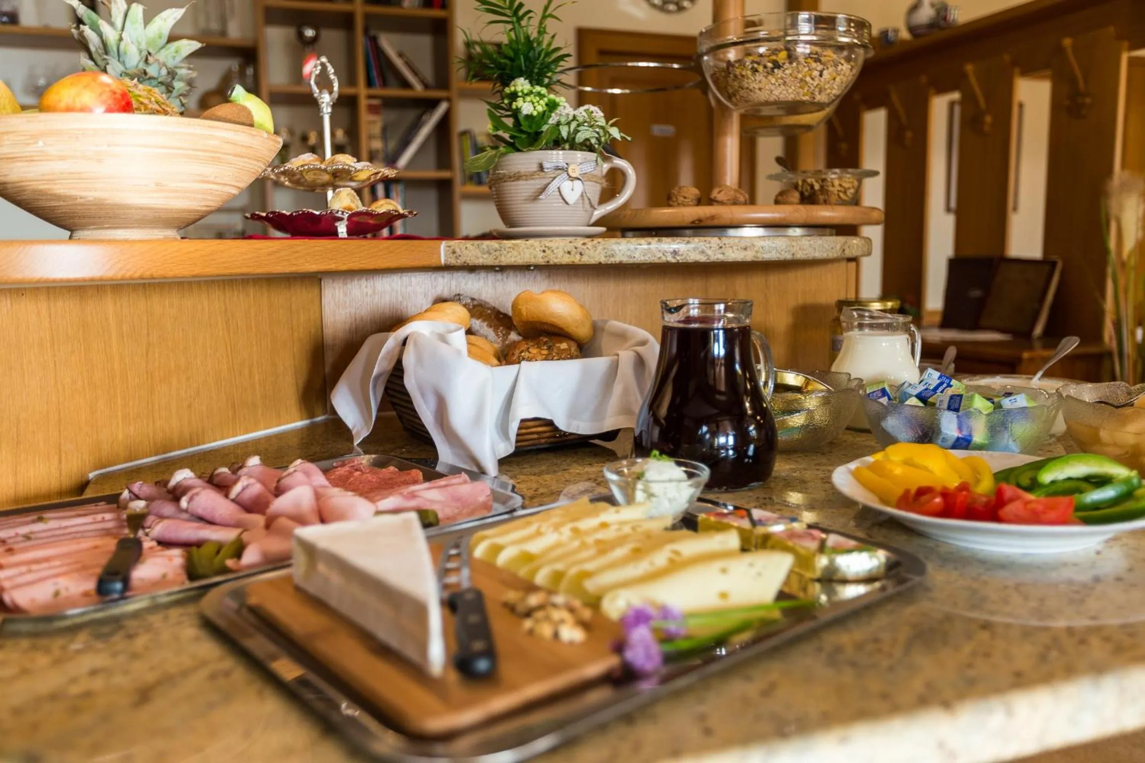 Buffet breakfast in Haus Martin - Schneeberger