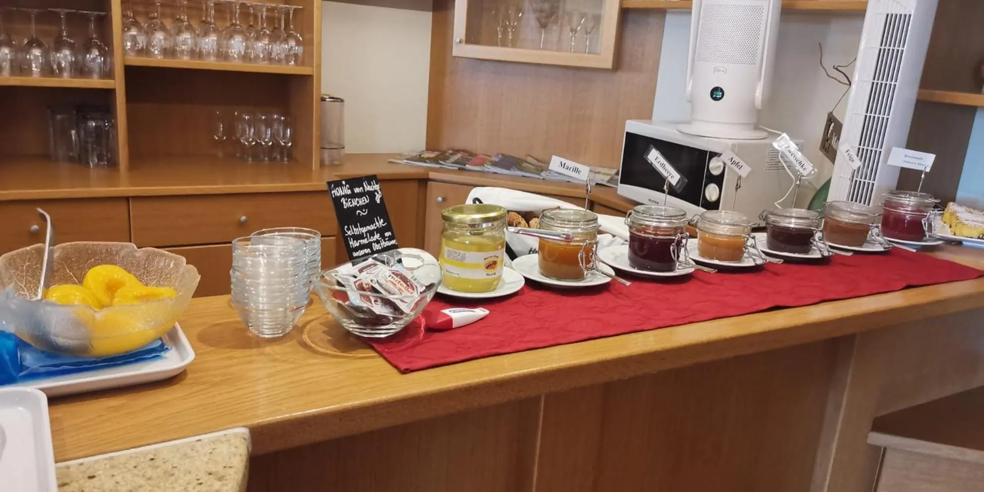 Breakfast in Haus Martin - Schneeberger