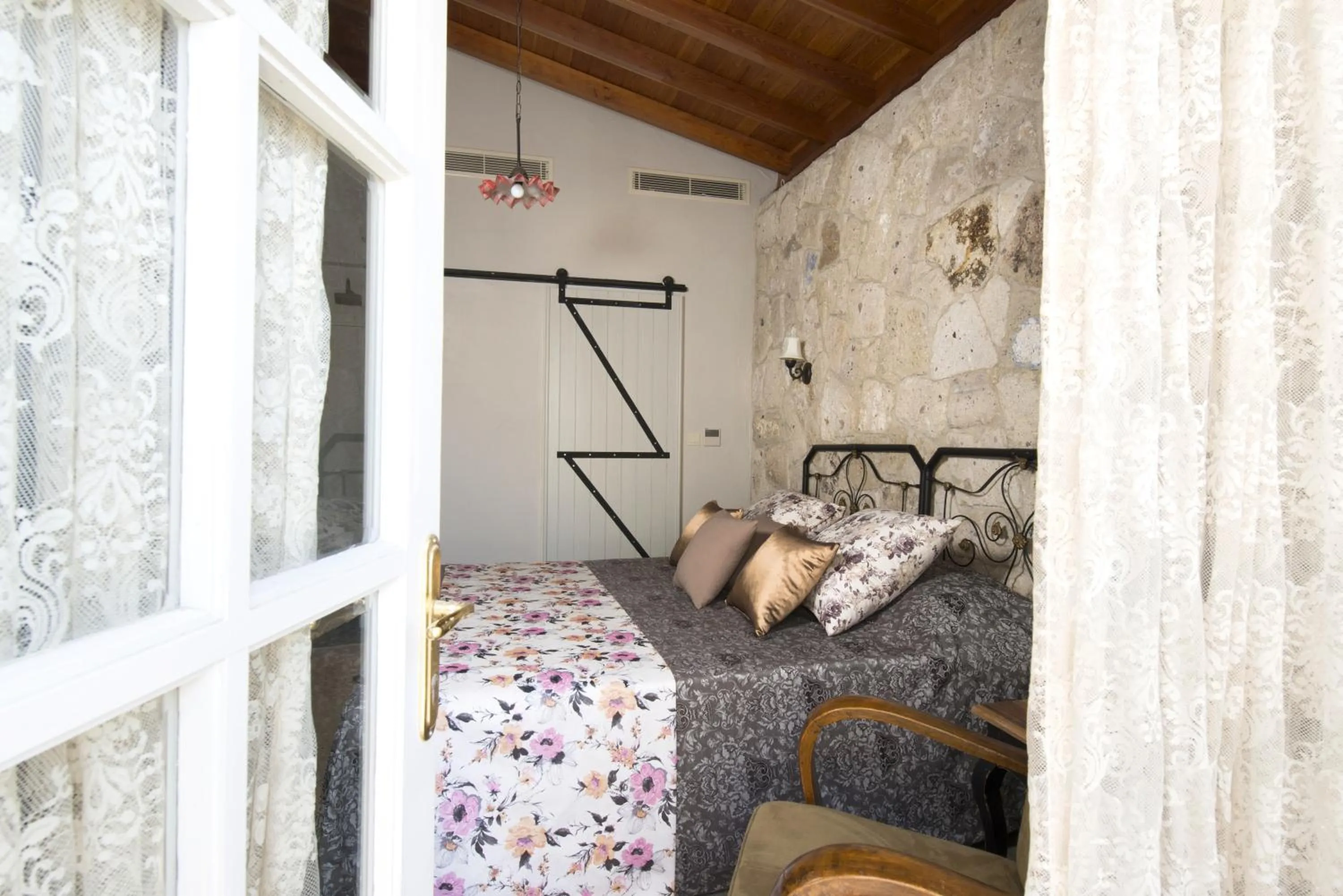 Photo of the whole room in Alacati Kostem Hotel - Special Category