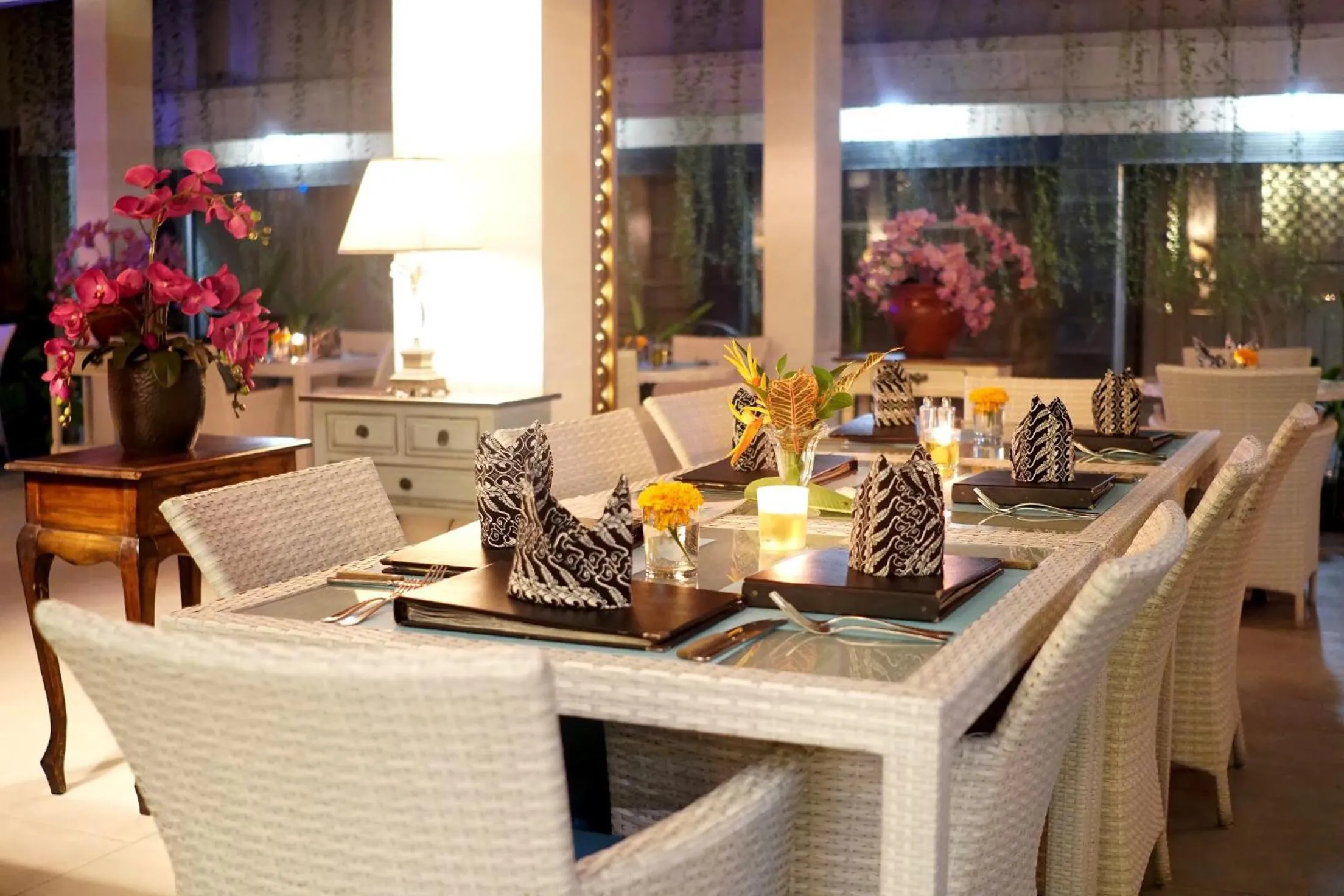 Restaurant/places to eat in Kaniya bali