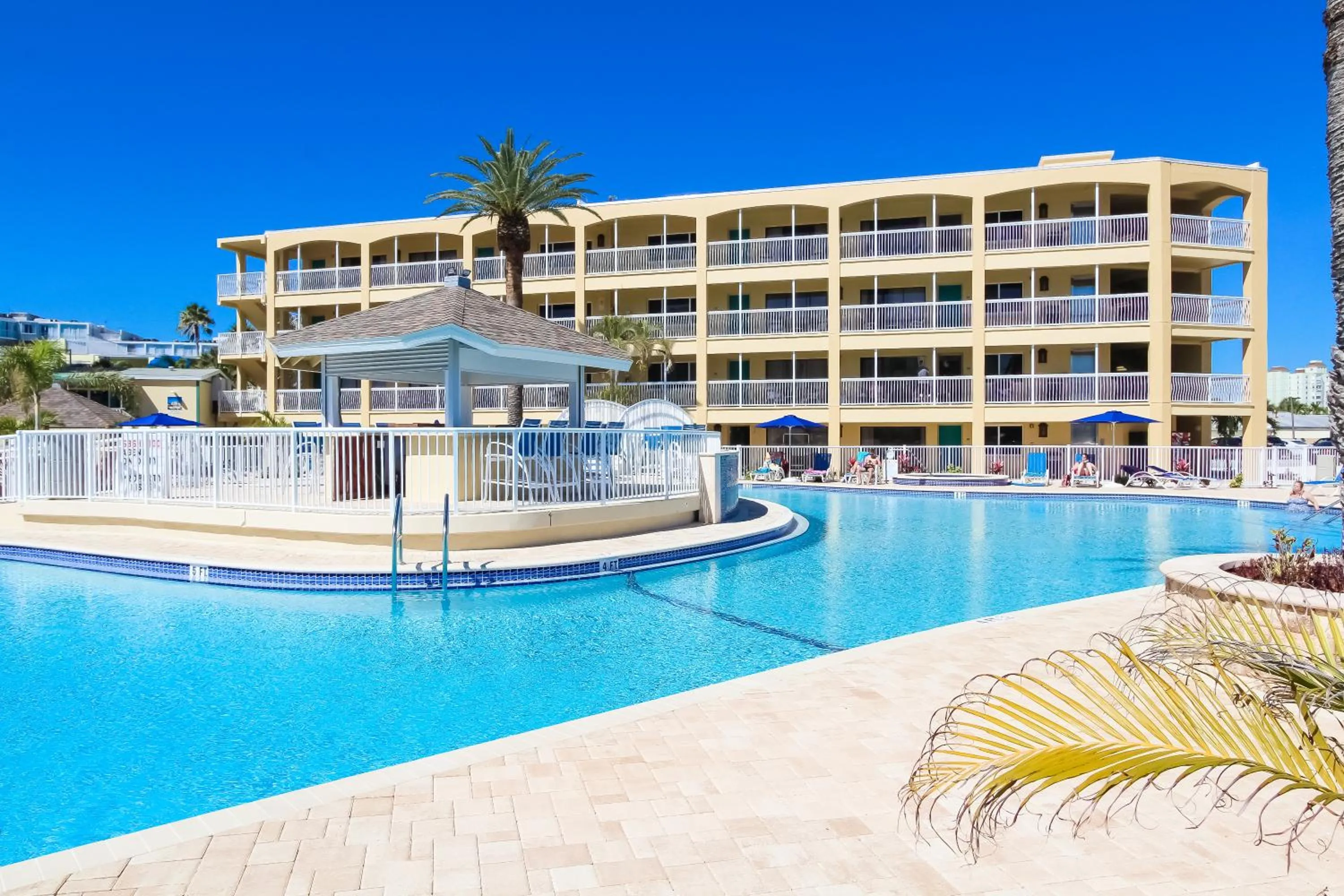 Swimming pool in Coral Reef Resort