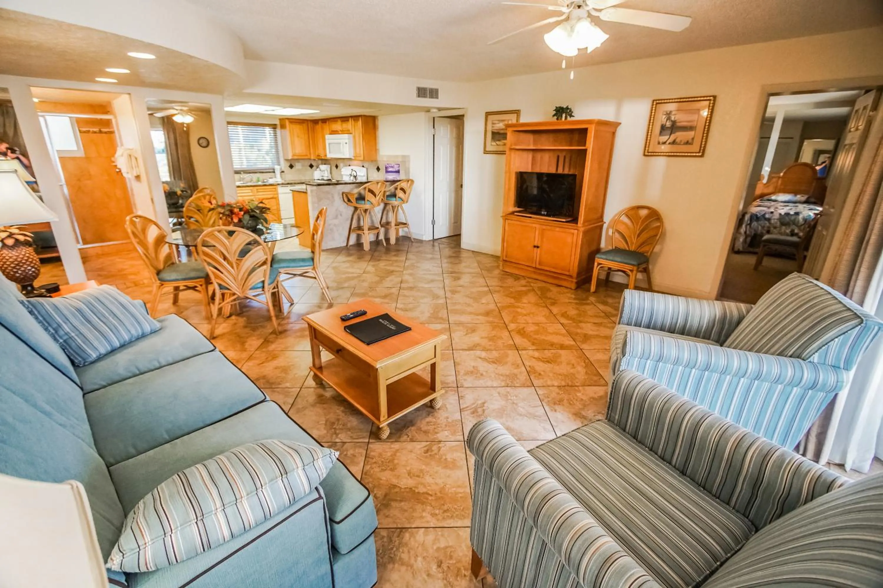 Living room in Coral Reef Resort