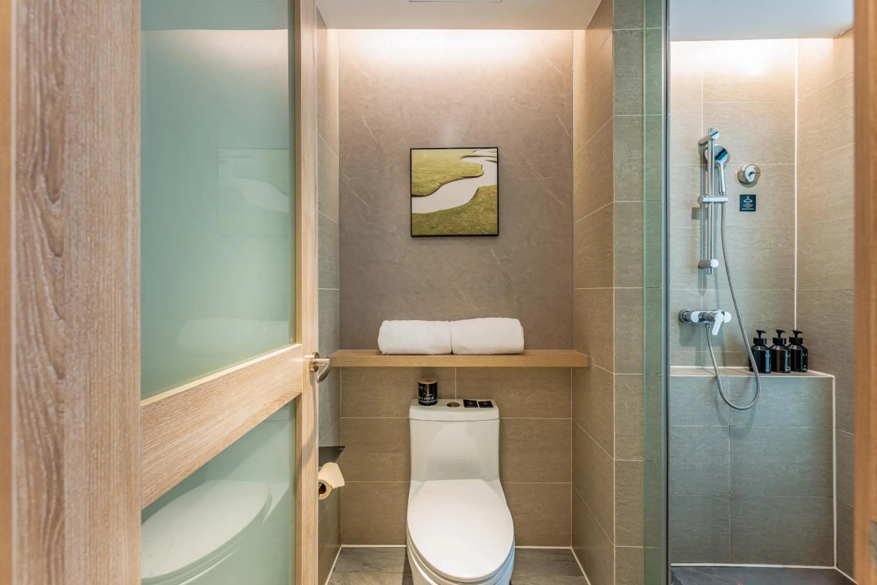 Shower in Hangzhou West Lake Hubin Yintai Atour Hotel