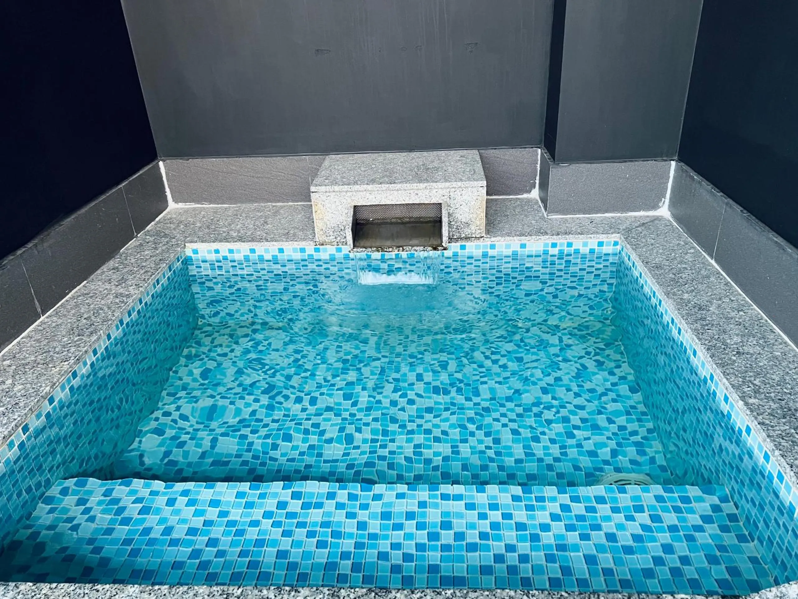 Bath in Azumaya Hotel Hai Phong