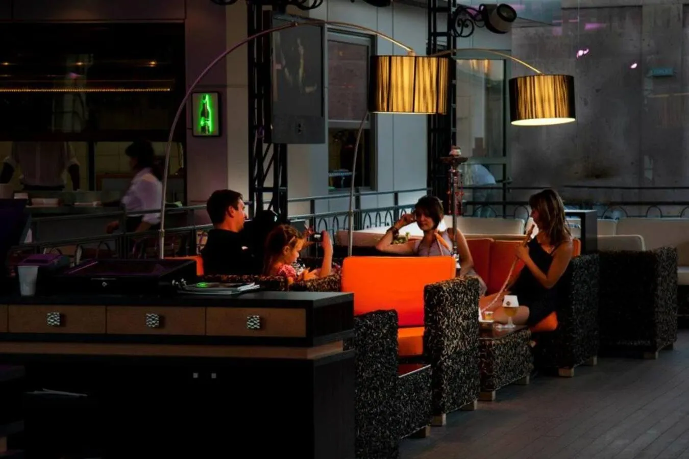 Restaurant/places to eat in Nane Hotel