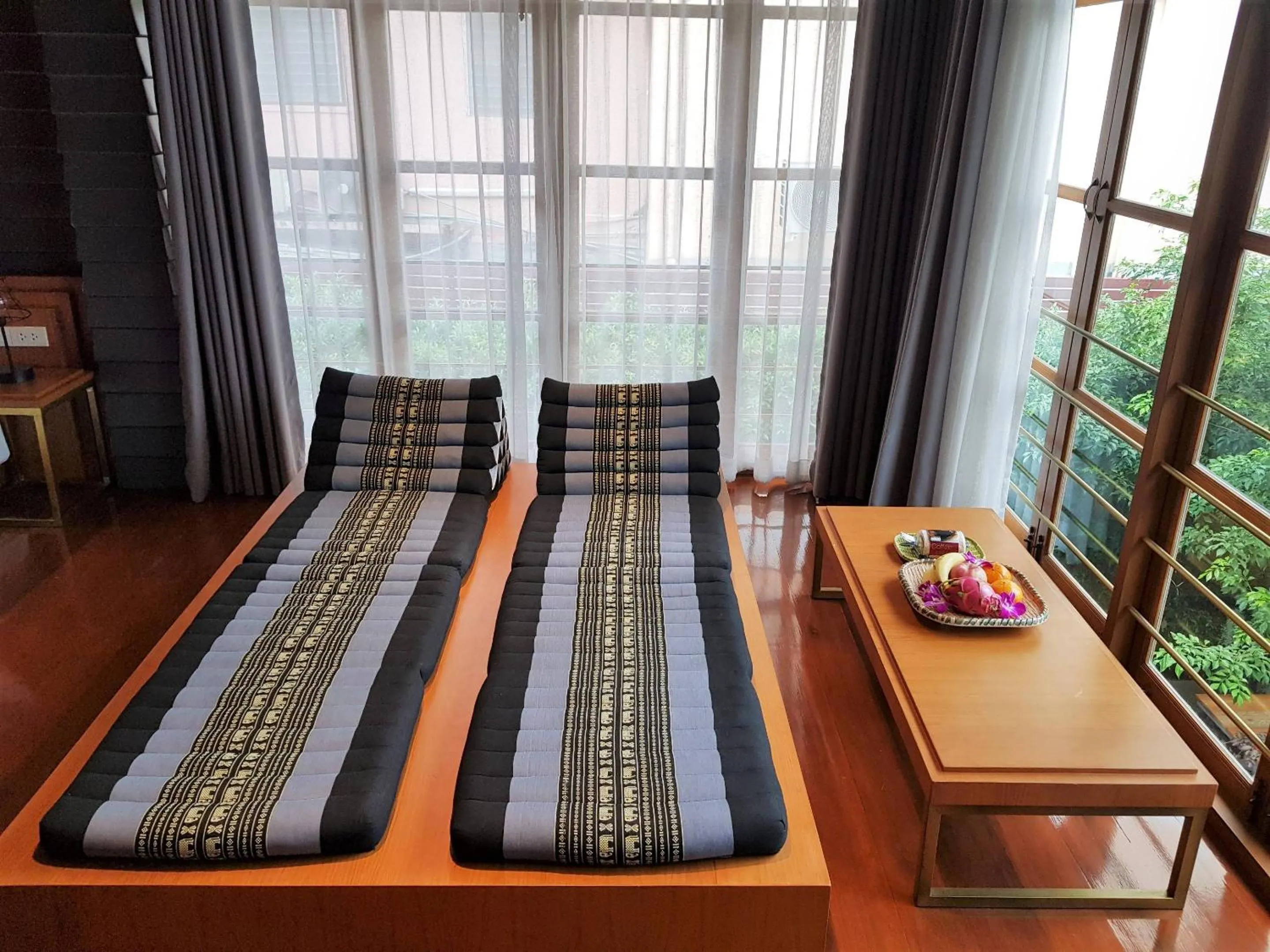 Seating area, Bed in Vali Villa Bangkok
