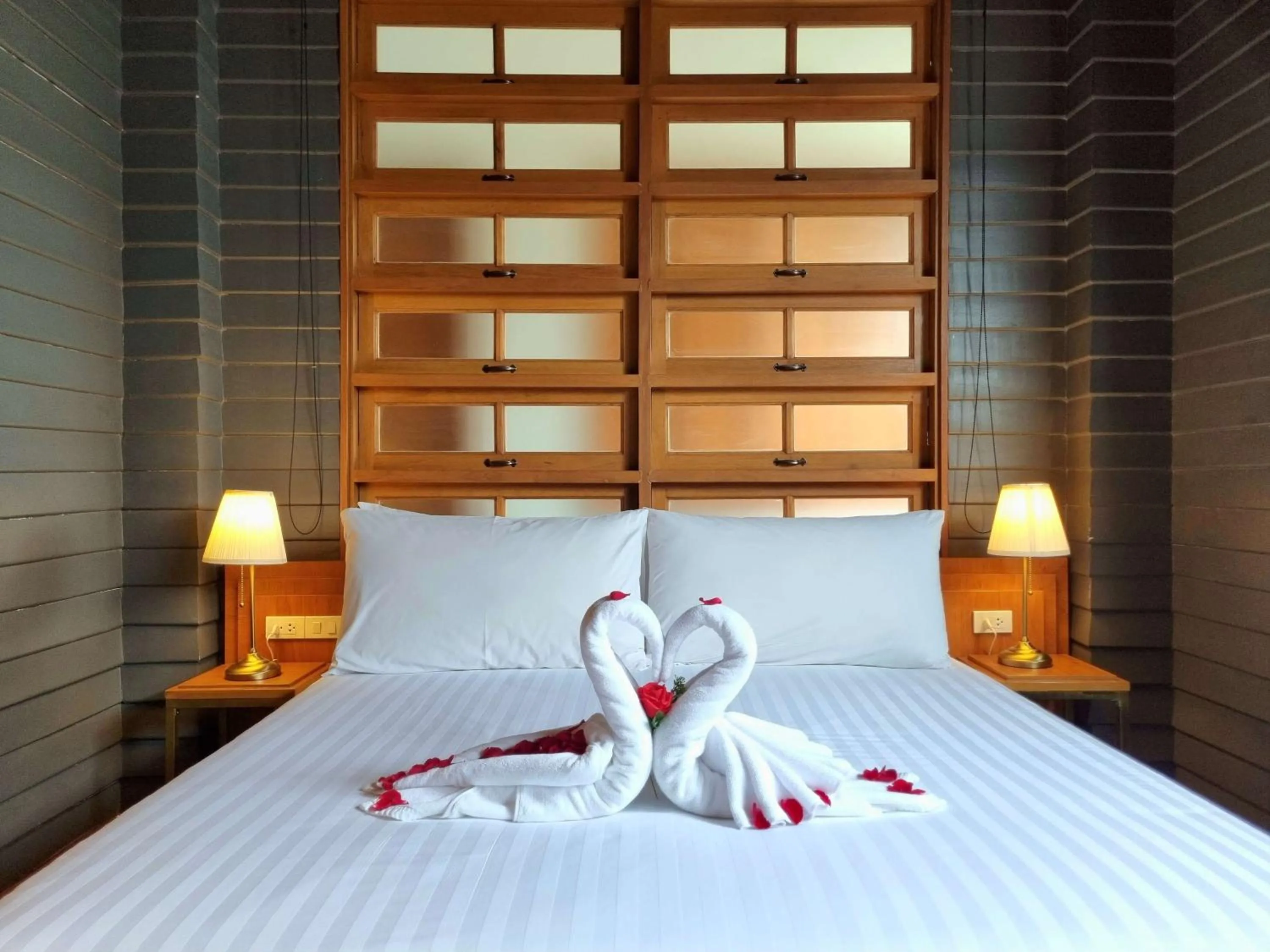 Bed in Vali Villa Bangkok