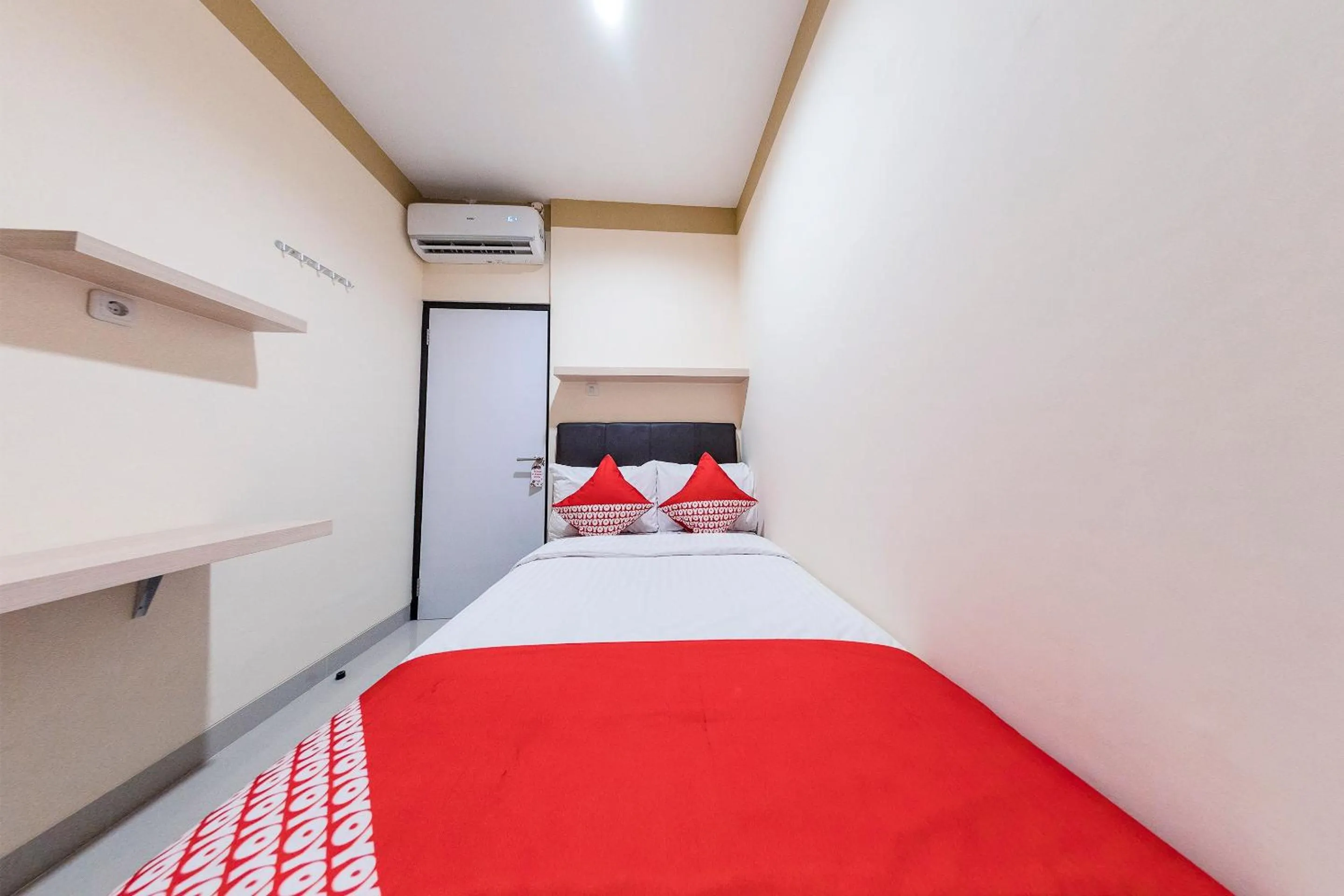 Bedroom, Bed in Hotel O Balcon Biru