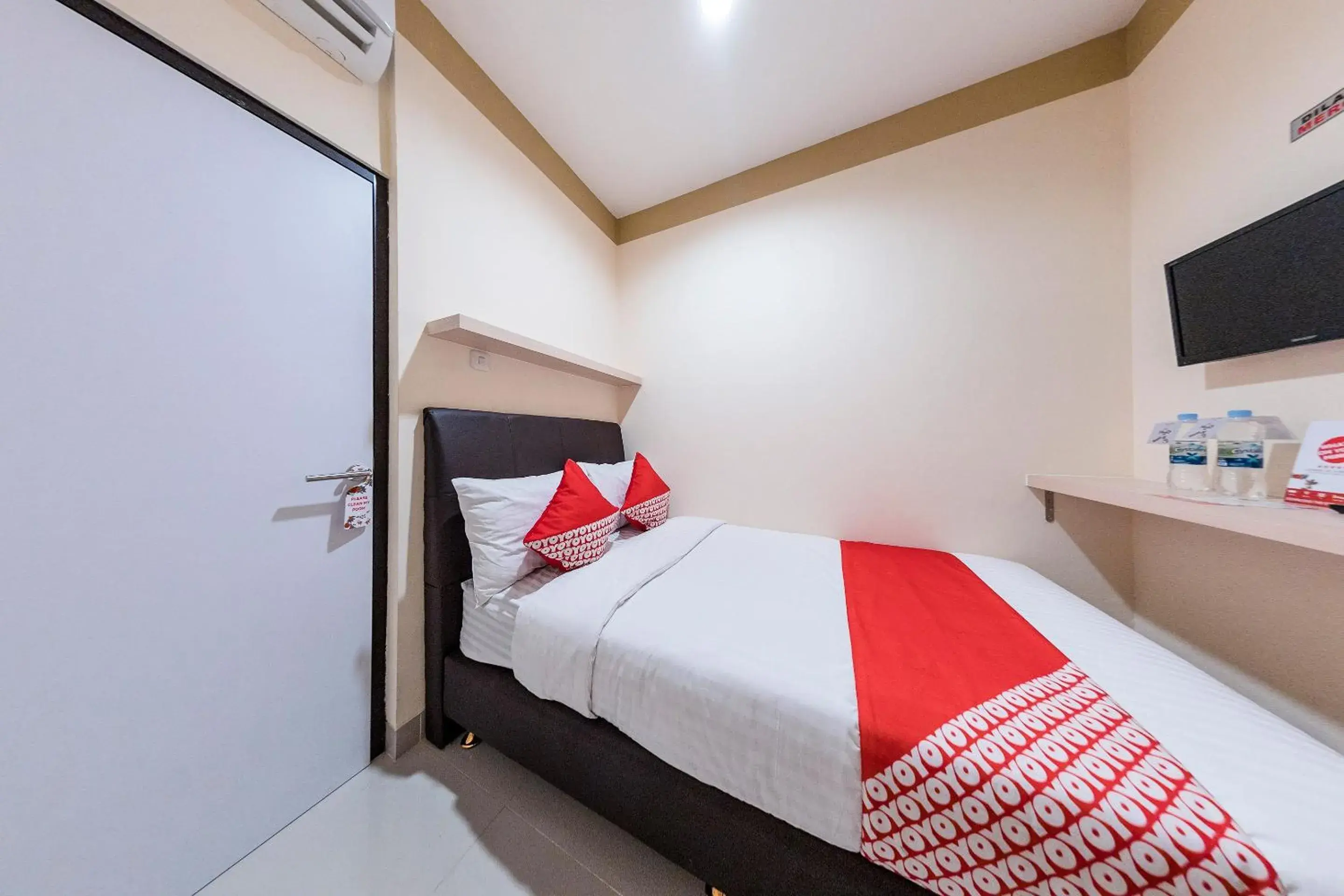 Standard Double Room in Hotel O Balcon Biru Standard Double Room in Hotel O Balcon Biru