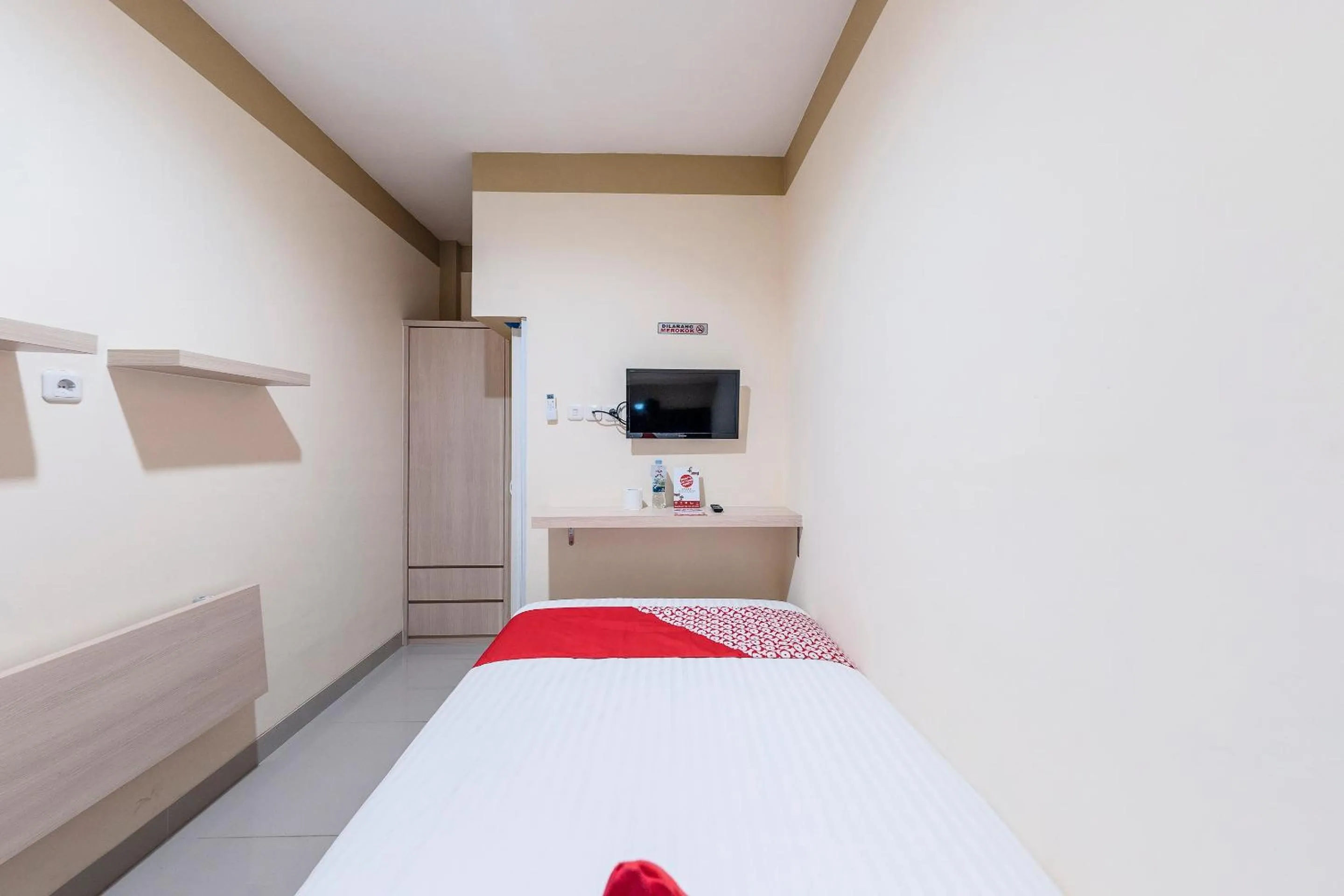 Bedroom, Bed in Hotel O Balcon Biru