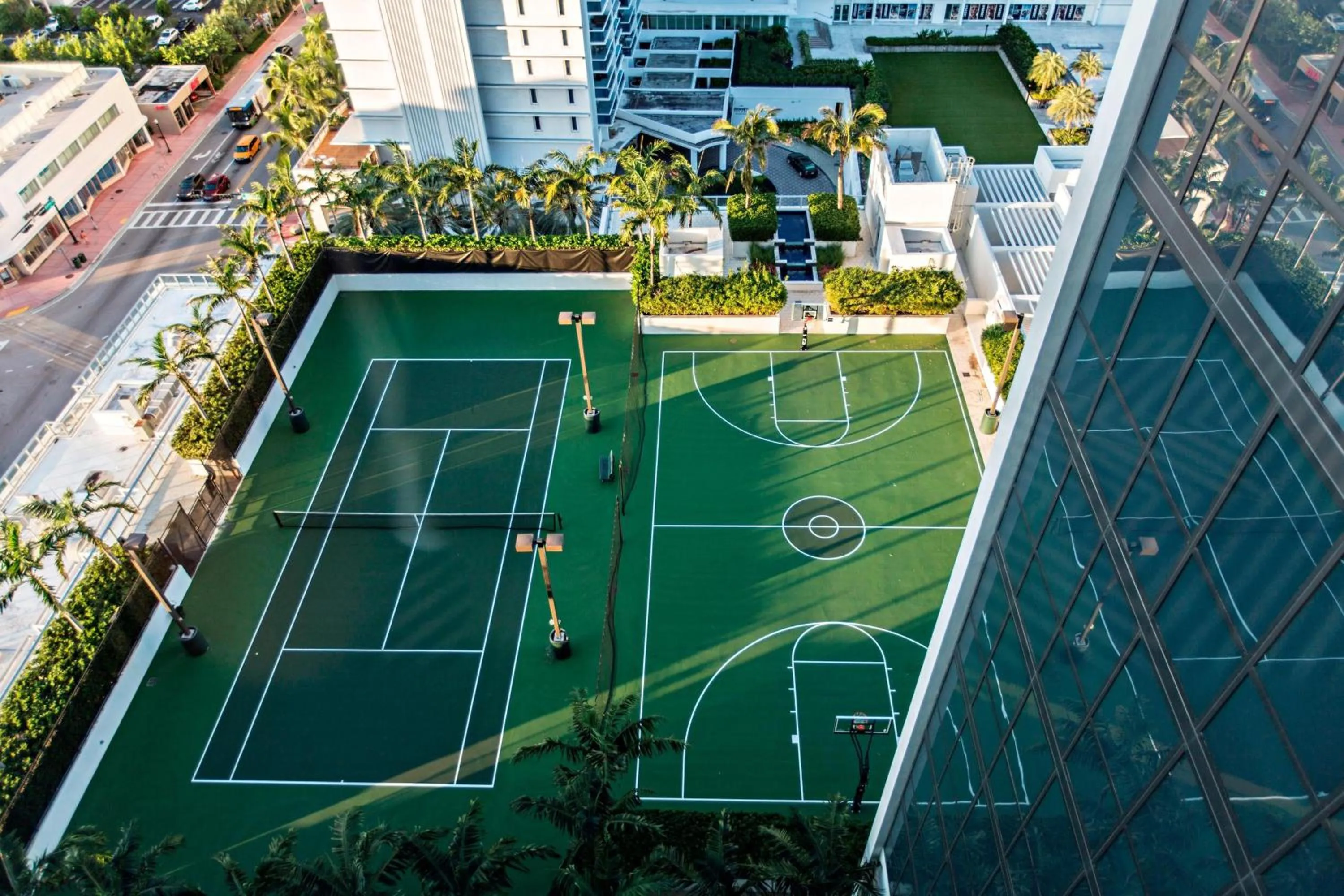 Tennis court in W South Beach