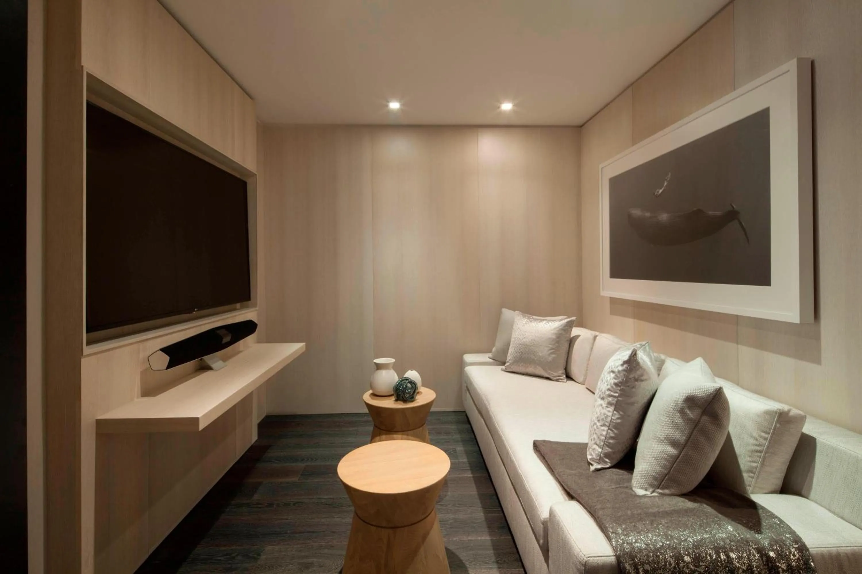 Photo of the whole room in W South Beach