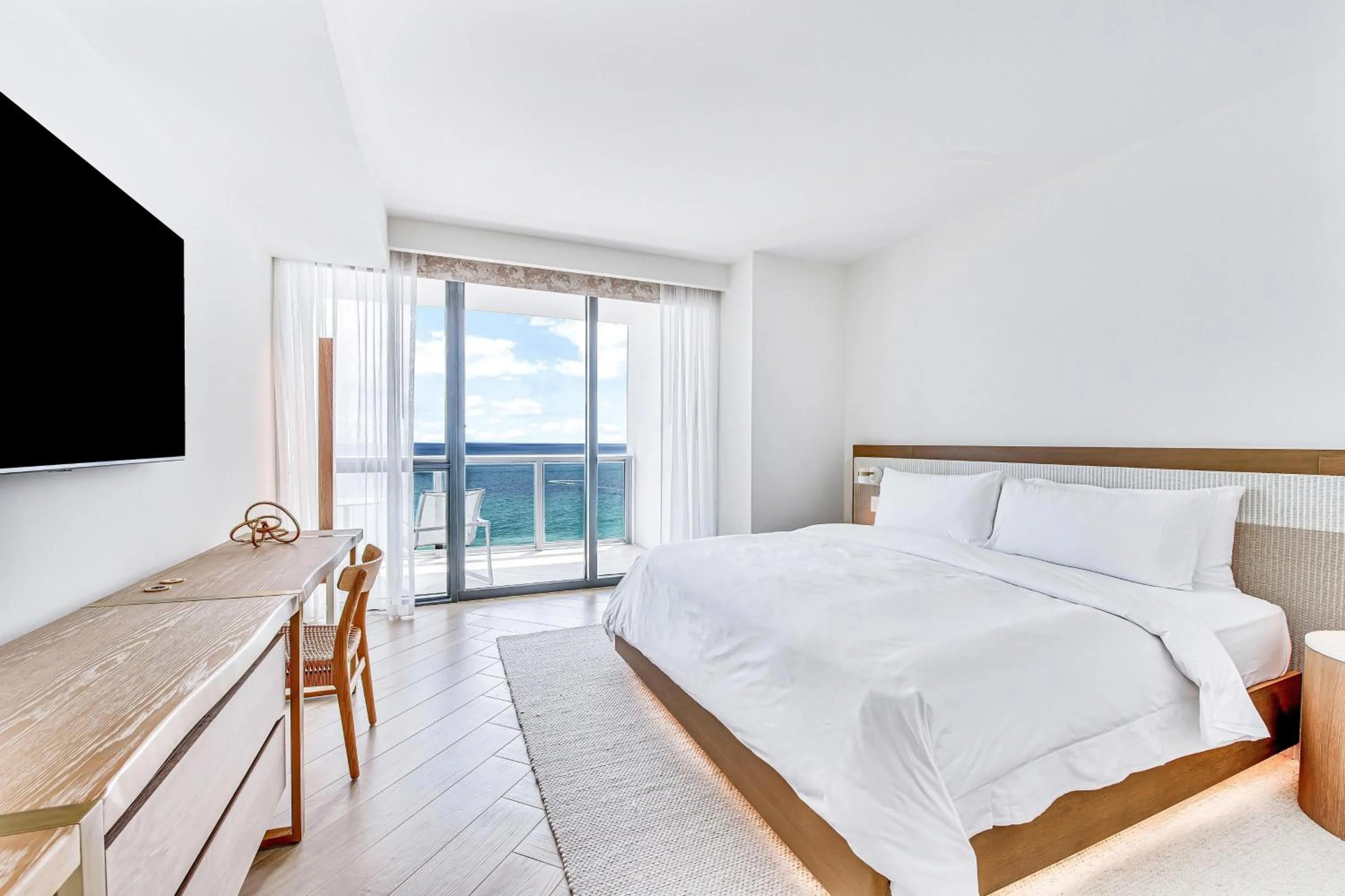 Bedroom, Bed in W South Beach