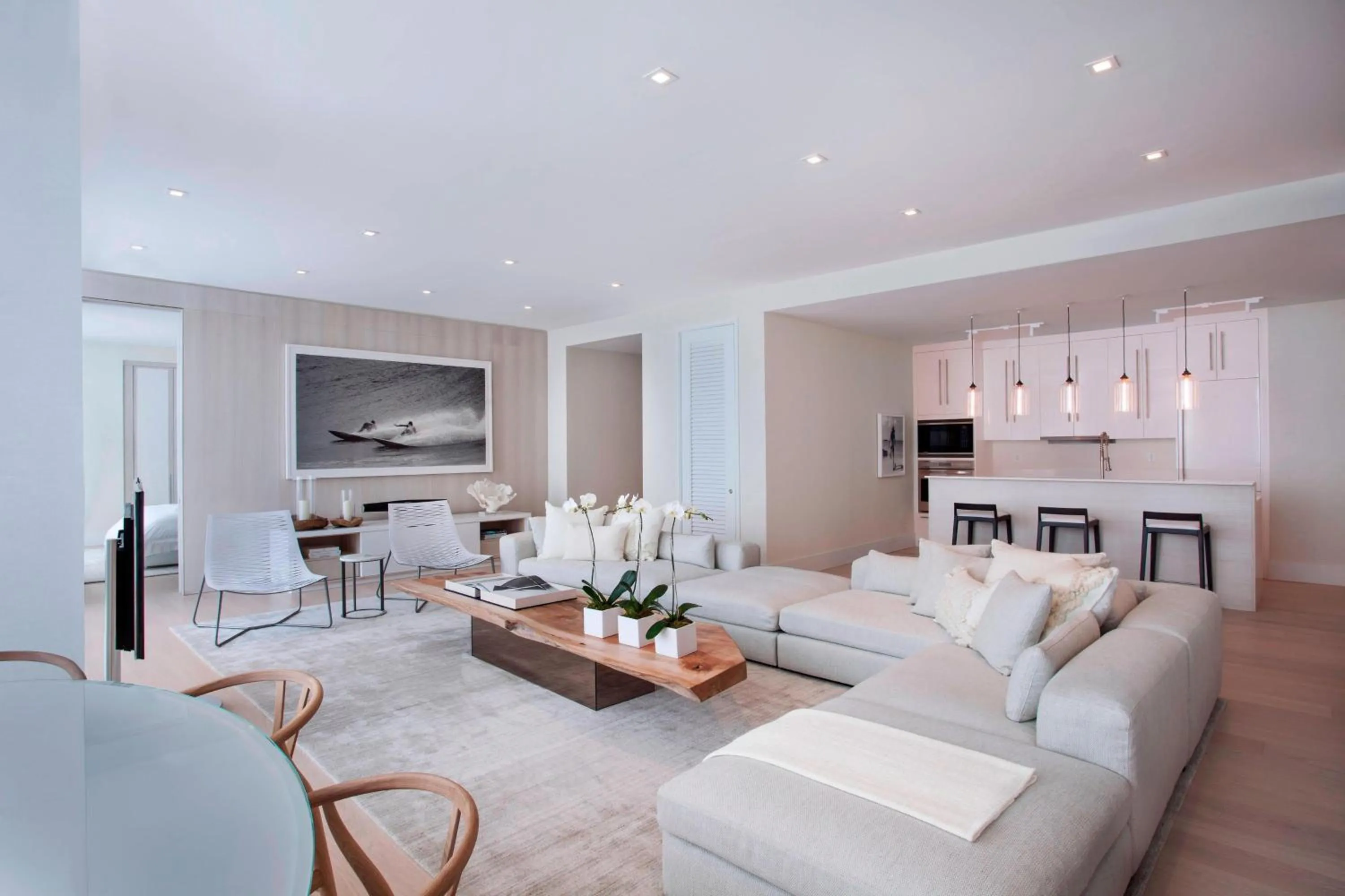 Photo of the whole room in W South Beach