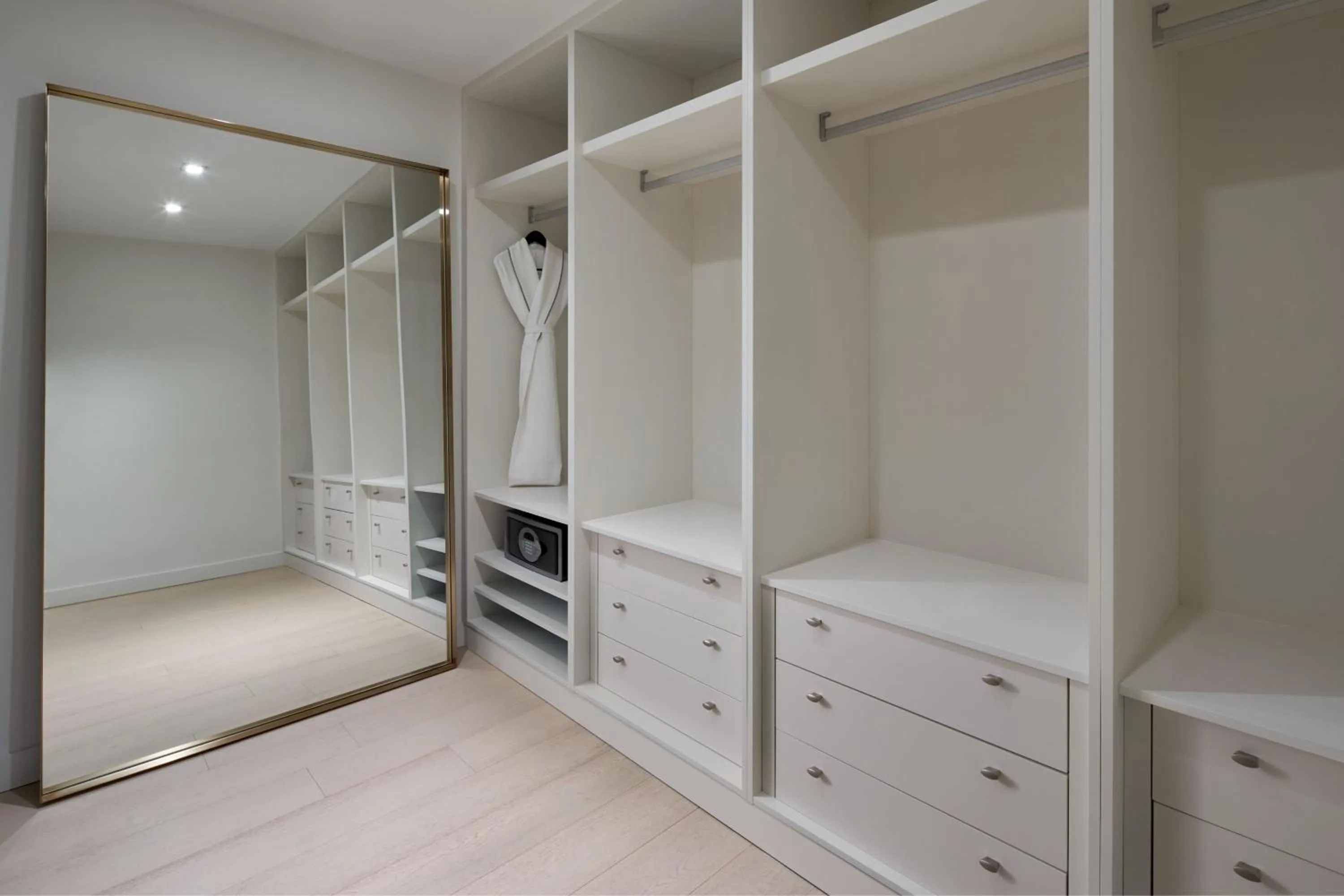 Photo of the whole room in W South Beach