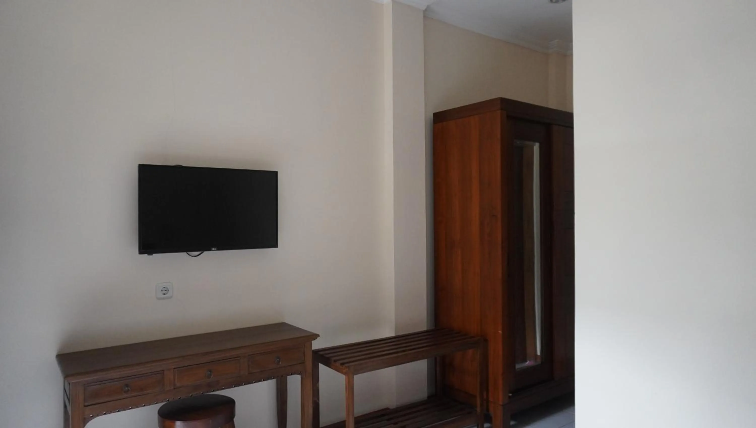 Property building in JOGLO Greenhouse