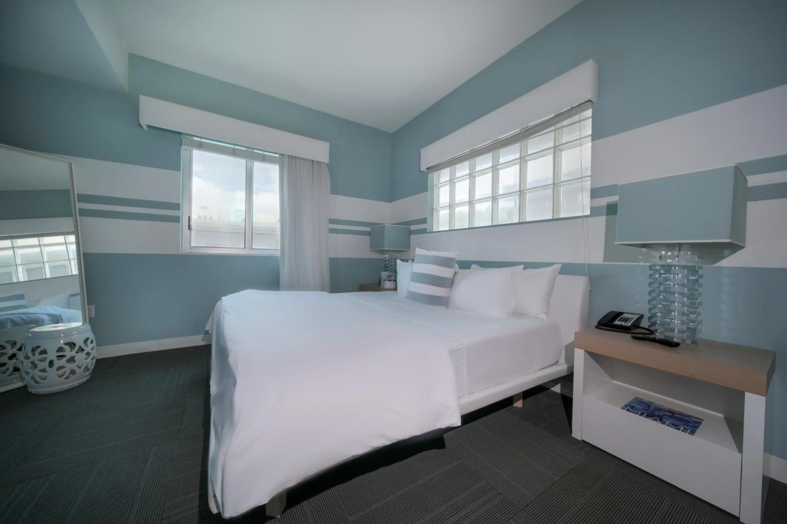 Bedroom, Bed in The Local House