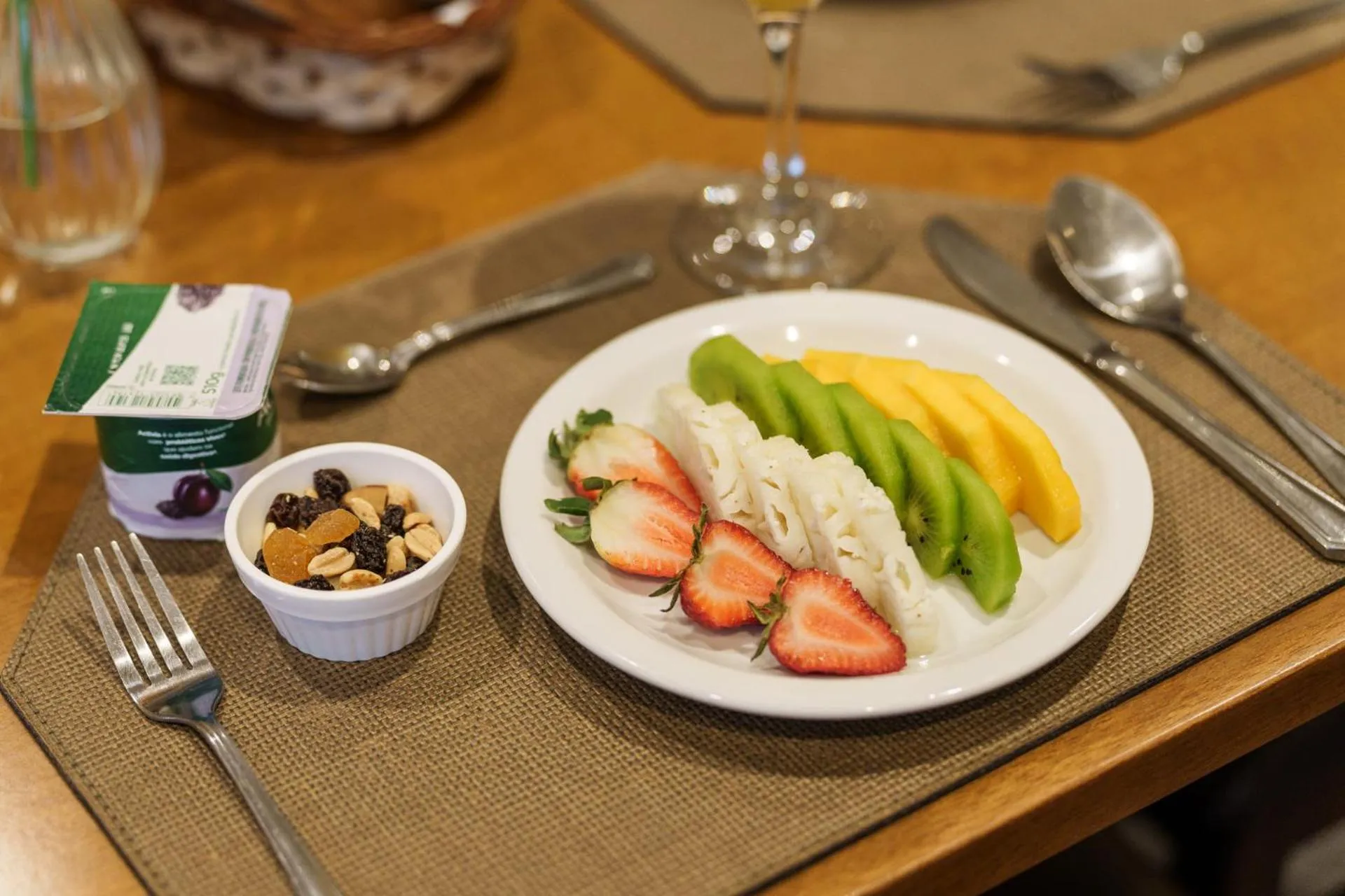 Food in Cullinan Hplus Premium