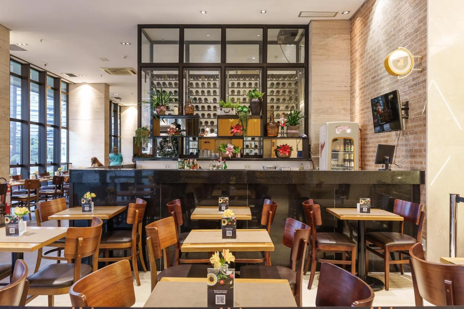 Restaurant/places to eat in Cullinan Hplus Premium