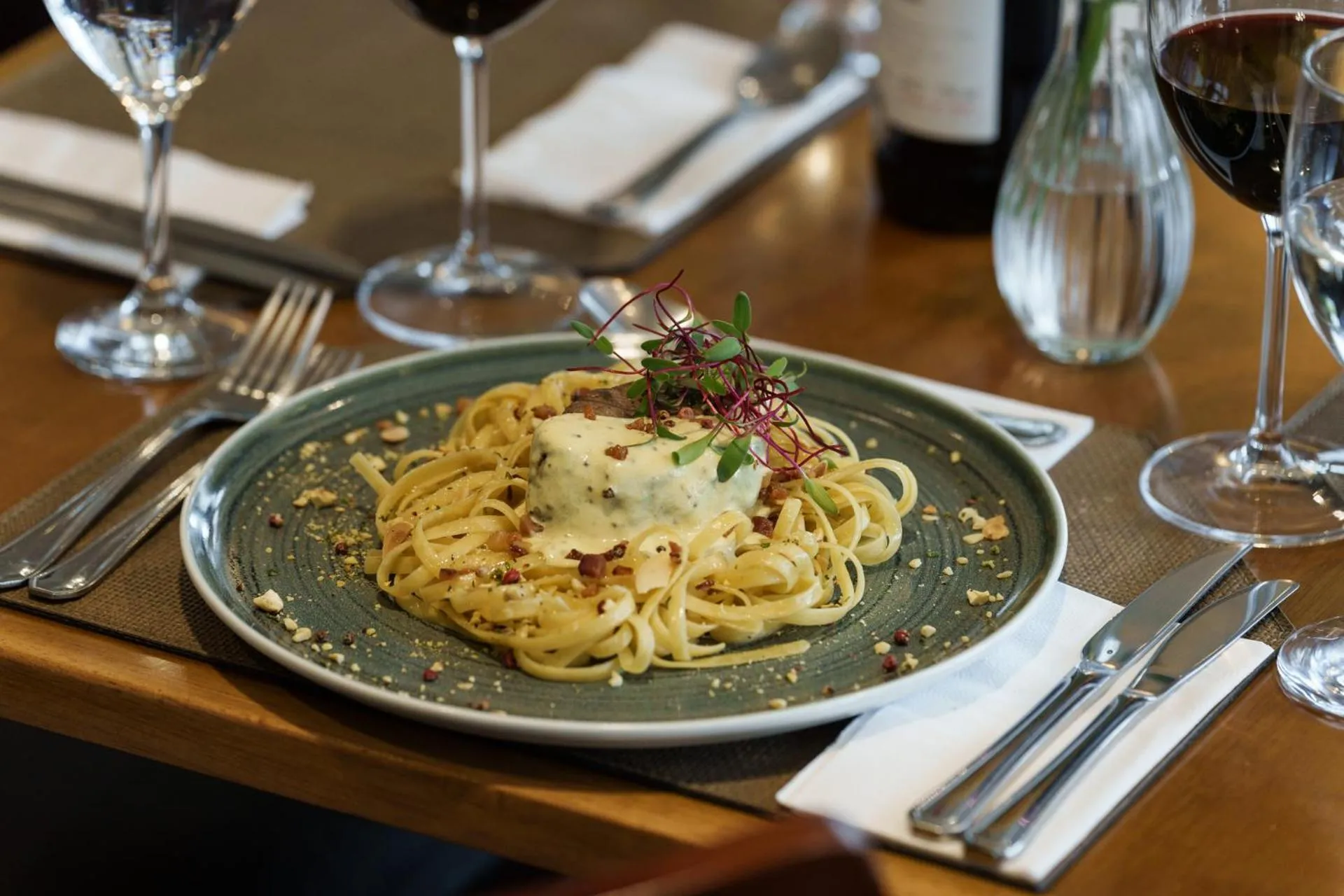 Food and drinks in Cullinan Hplus Premium