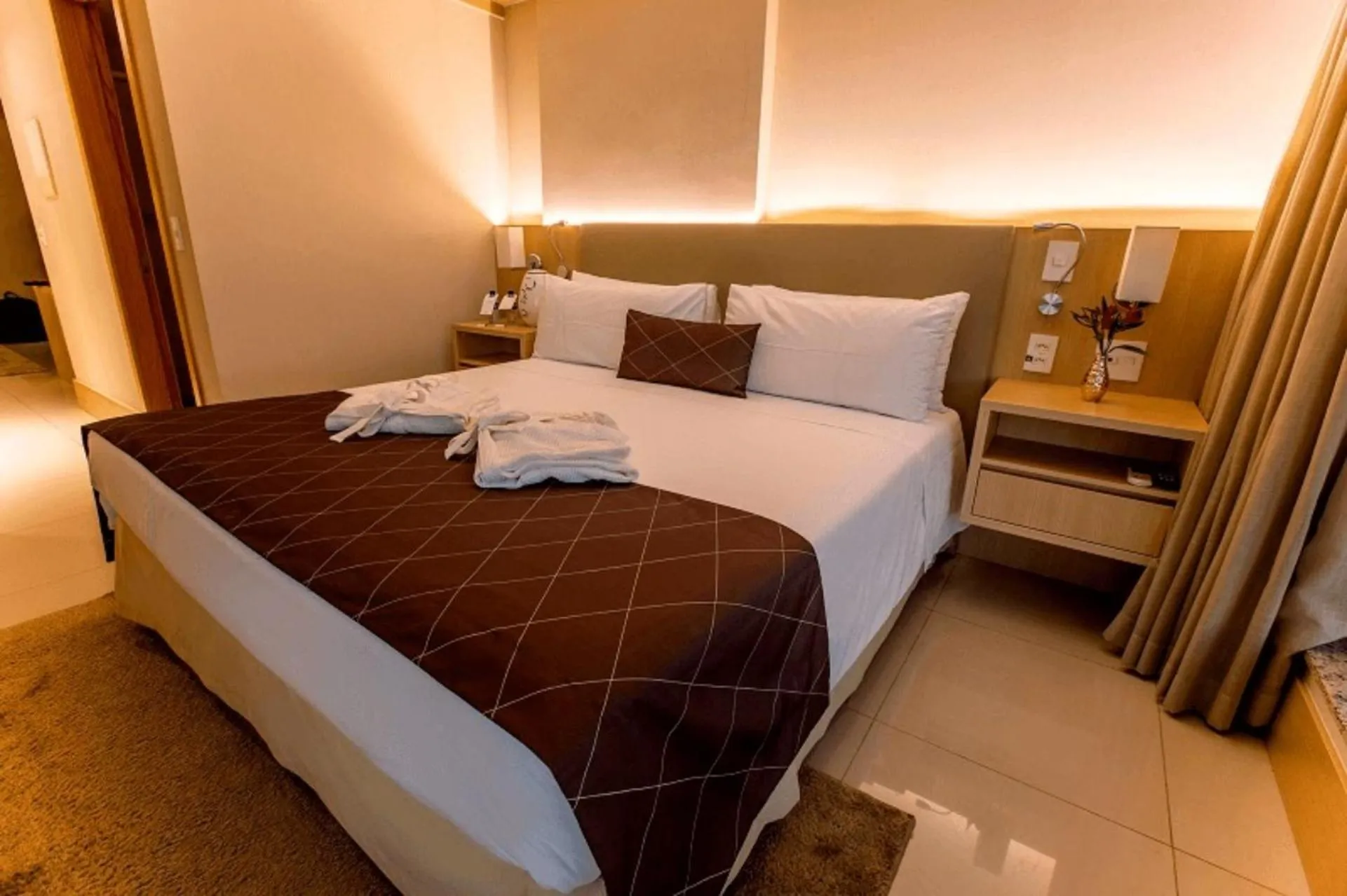 Bed in Cullinan Hplus Premium