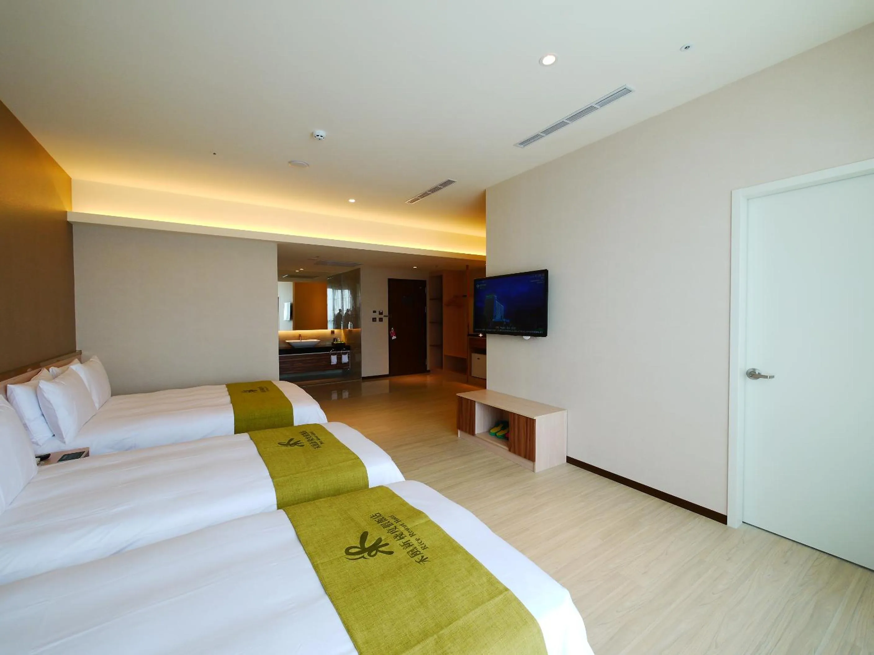 Photo of the whole room, Bed in Rice Resort Hotel