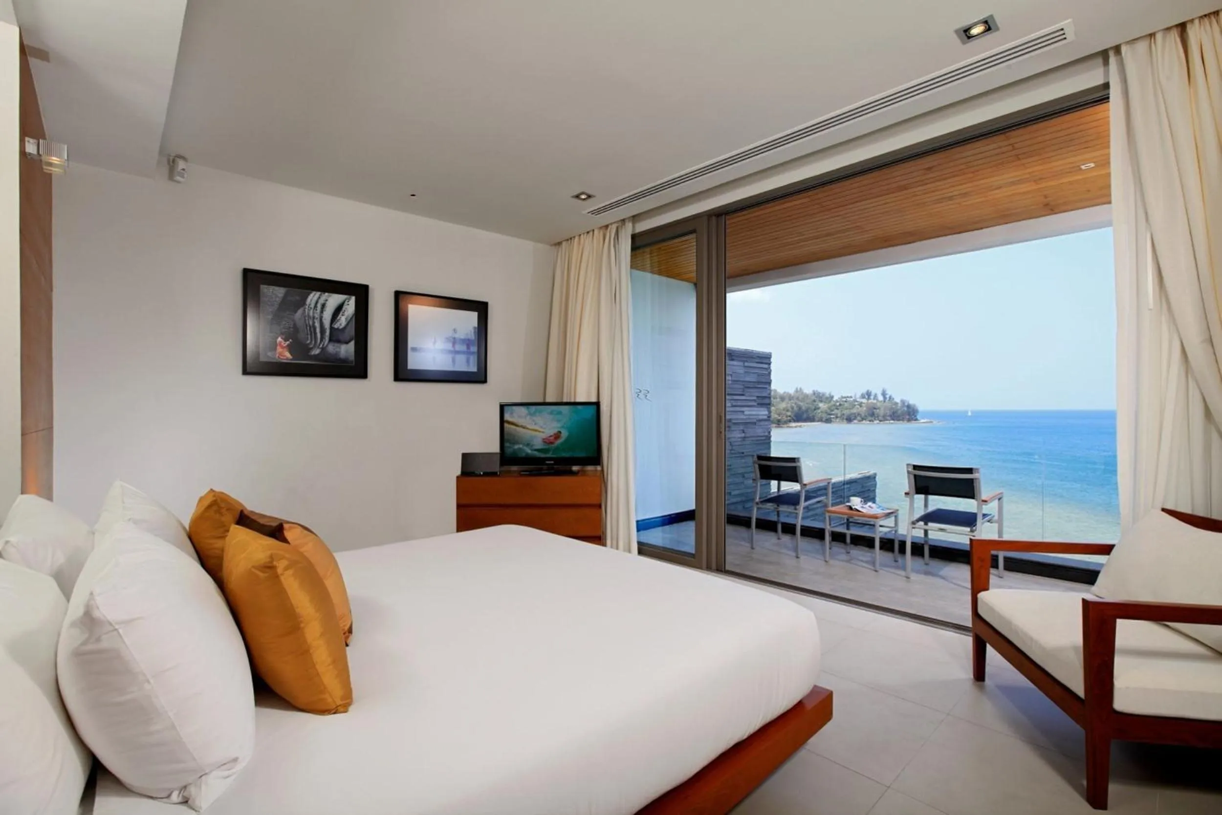 Bed in Cape Sienna Phuket Gourmet Hotel & Villas - SHA Extra Plus