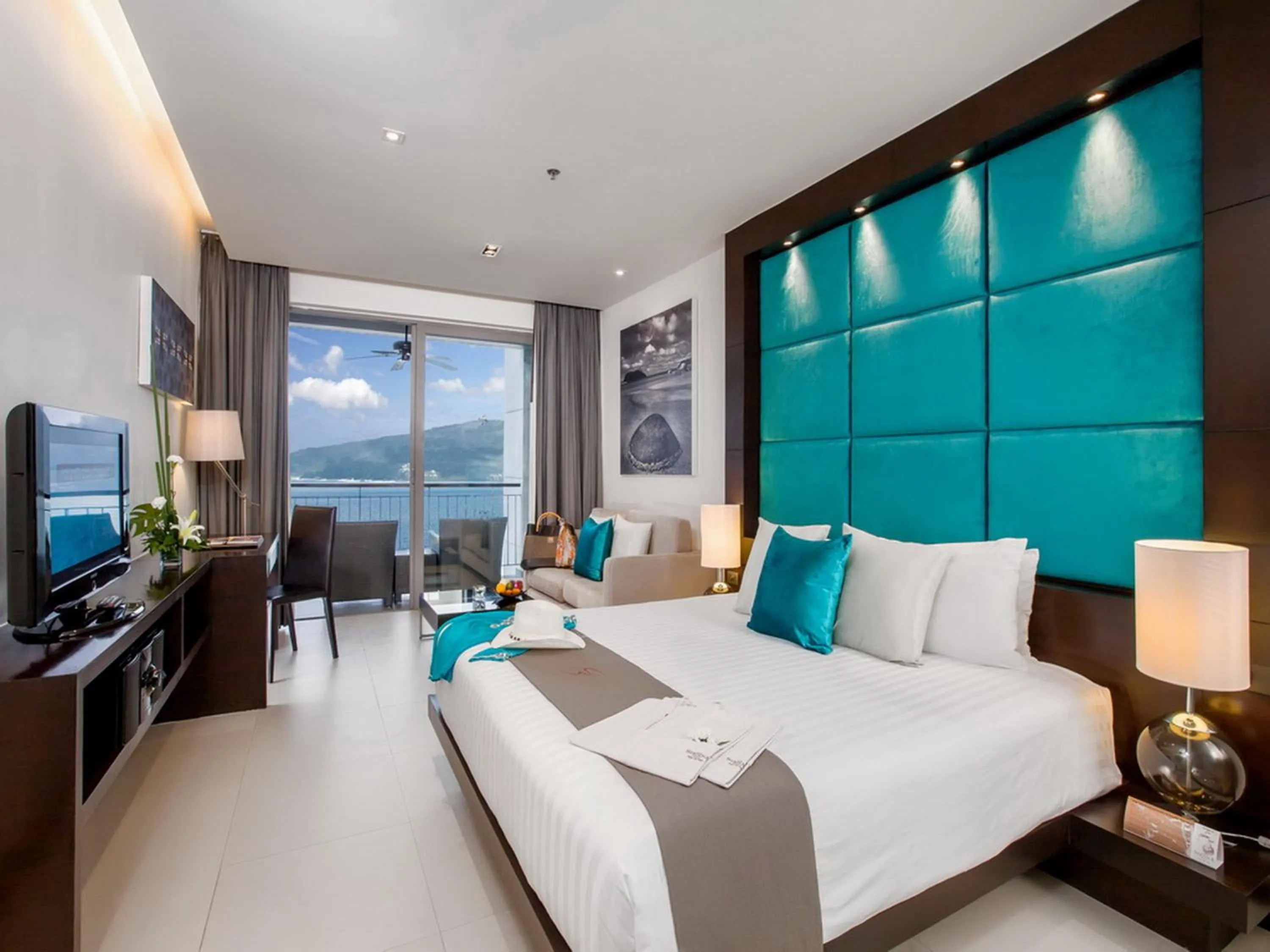 Bed in Cape Sienna Phuket Gourmet Hotel & Villas - SHA Extra Plus