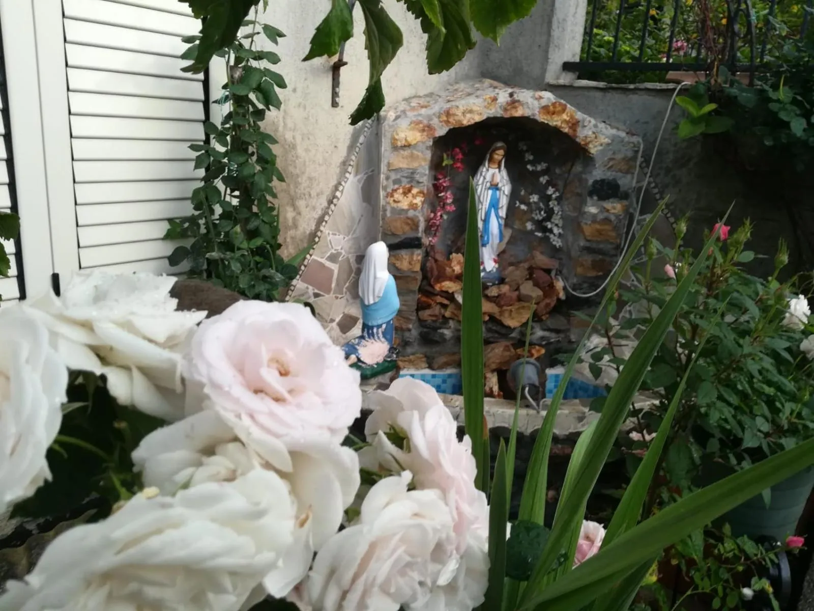 Property building in Villa delle rose