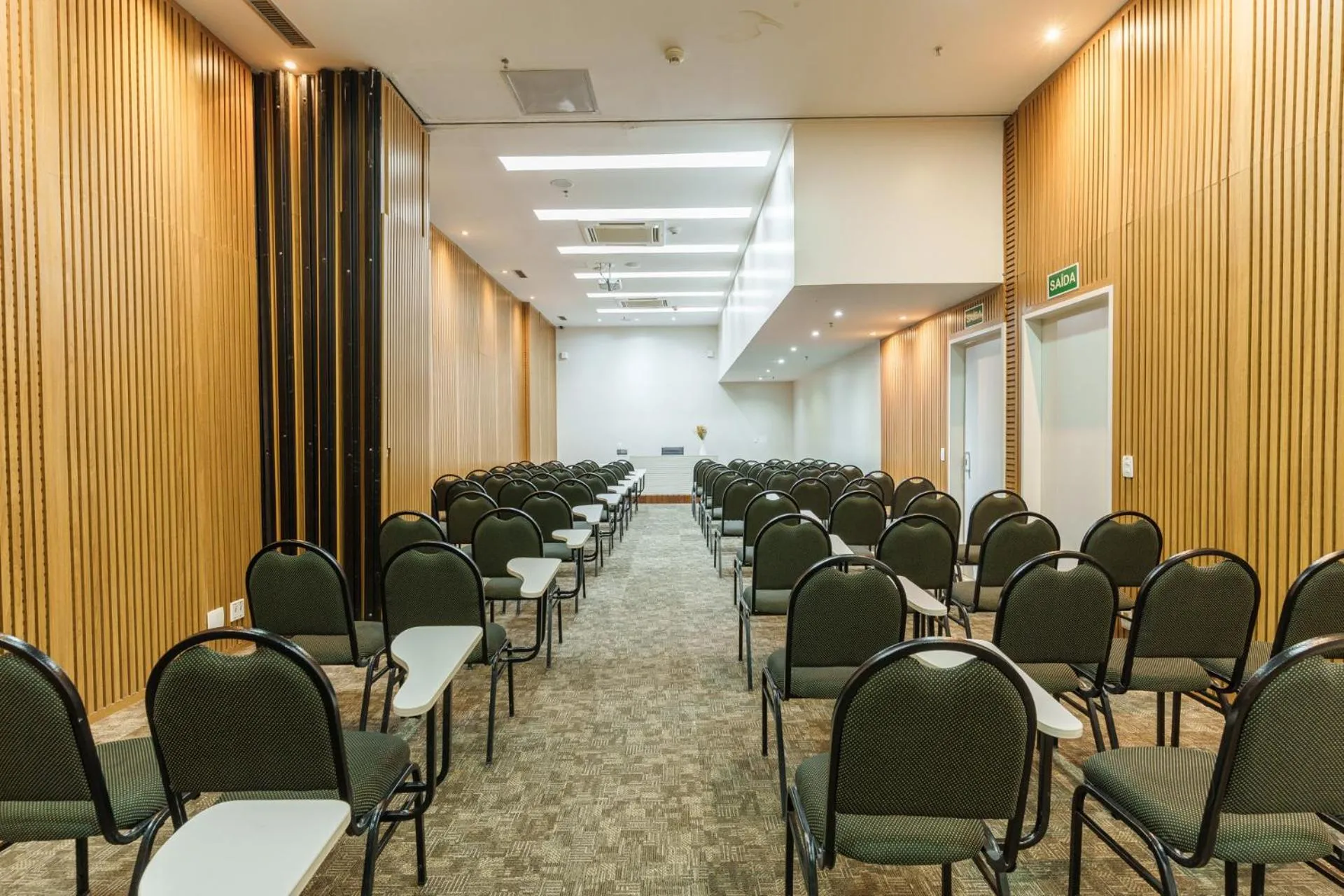 Meeting/conference room in Fusion Hplus Express +