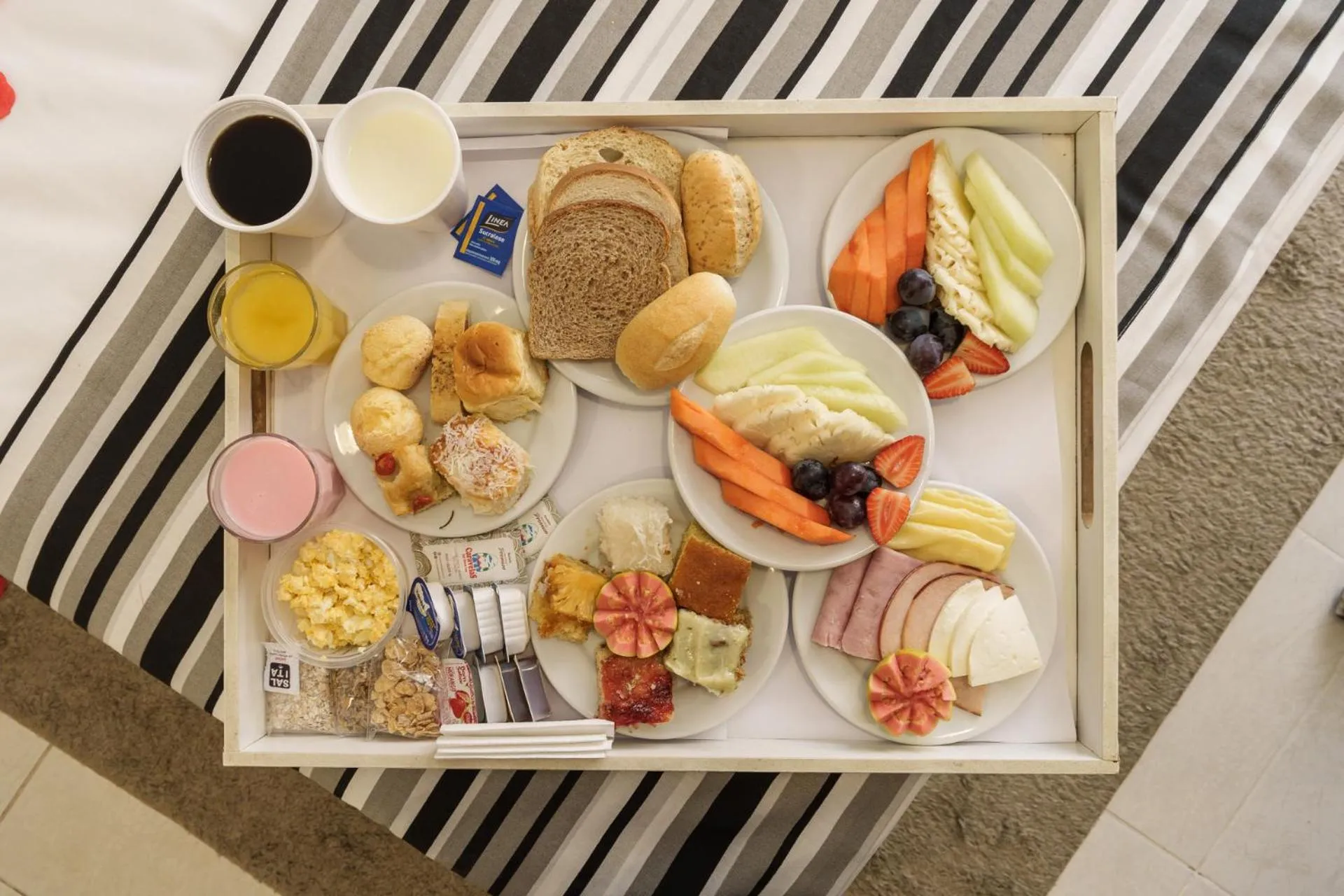 Breakfast in Fusion Hplus Express +