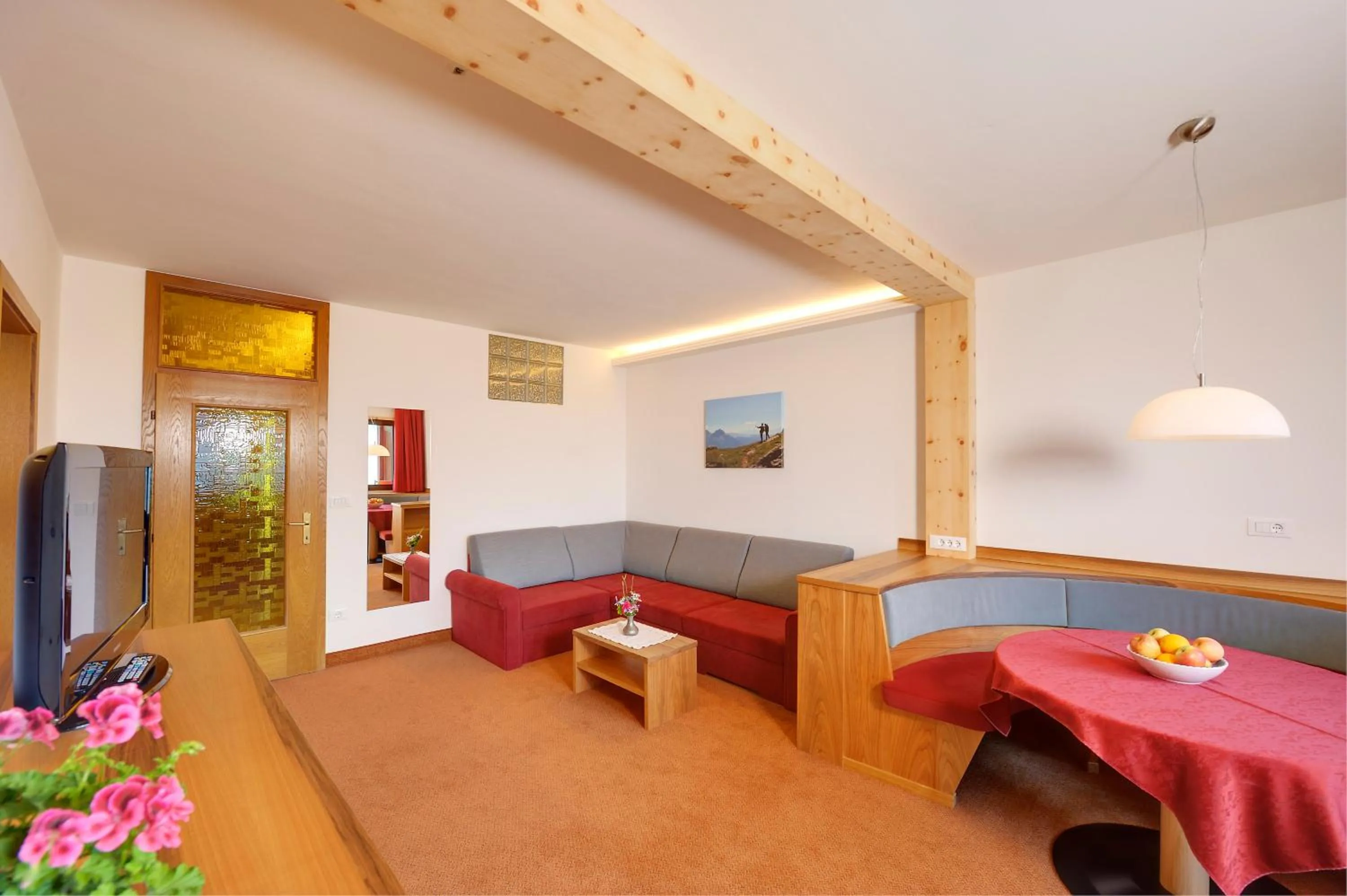 Living room, Bed in Hotel Appartement Inge