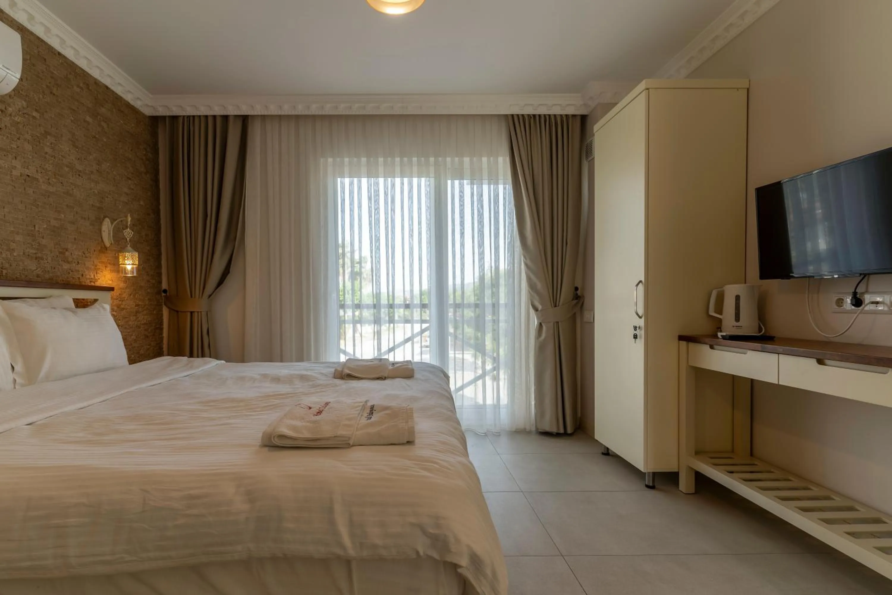 Bed in HOTEL DALYANCE