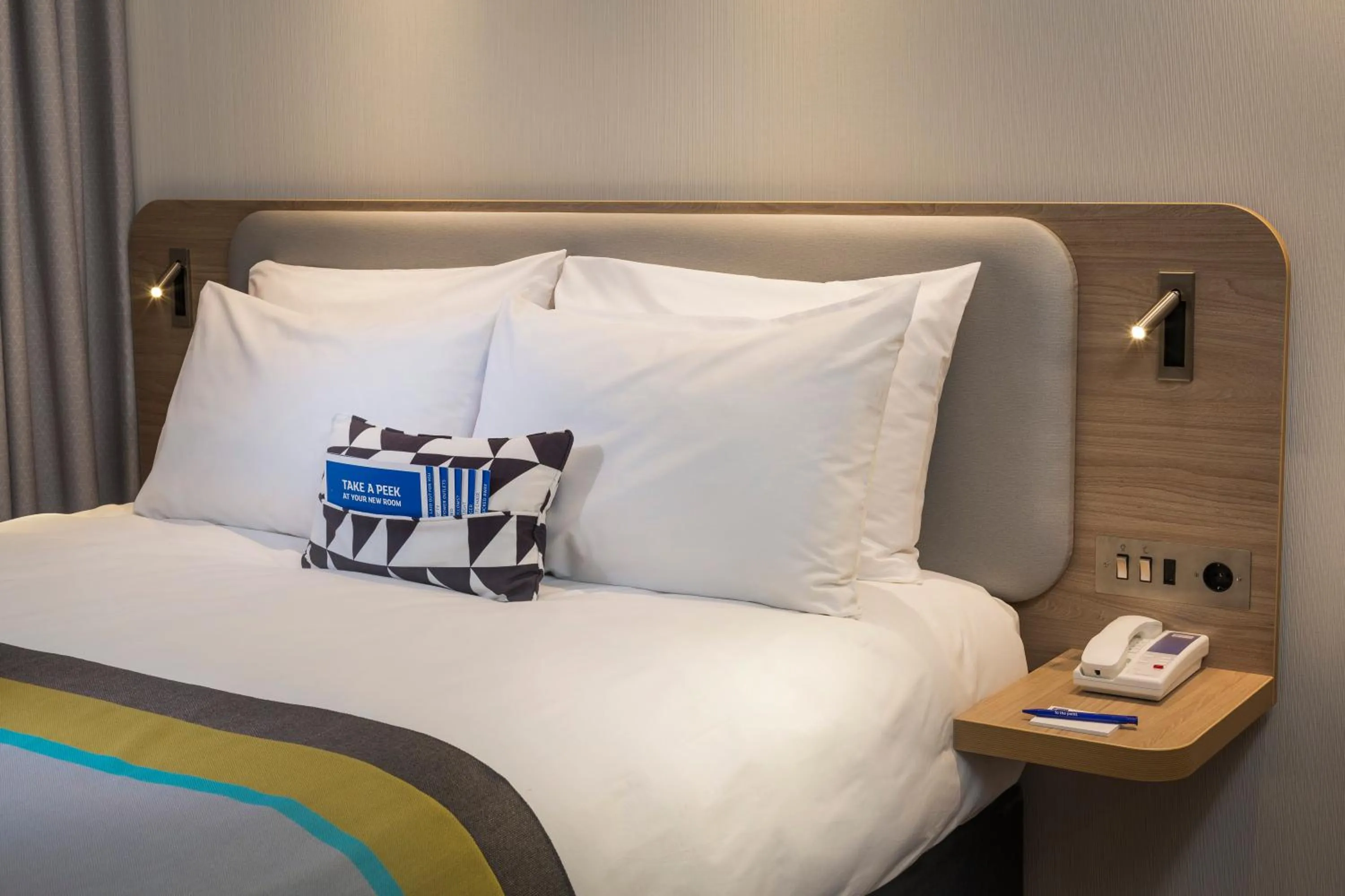 Photo of the whole room, Bed in Holiday Inn Express - Merzig by IHG