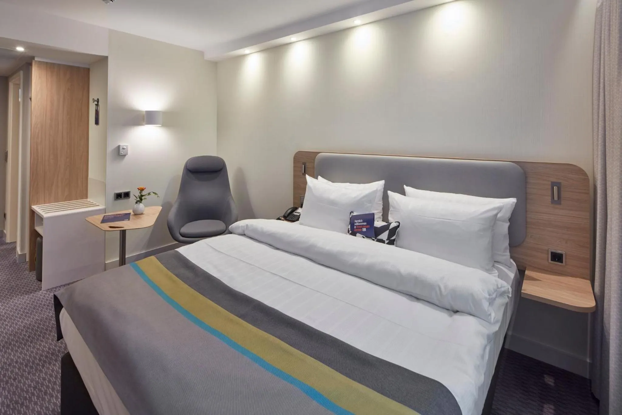 Photo of the whole room, Bed in Holiday Inn Express - Merzig by IHG