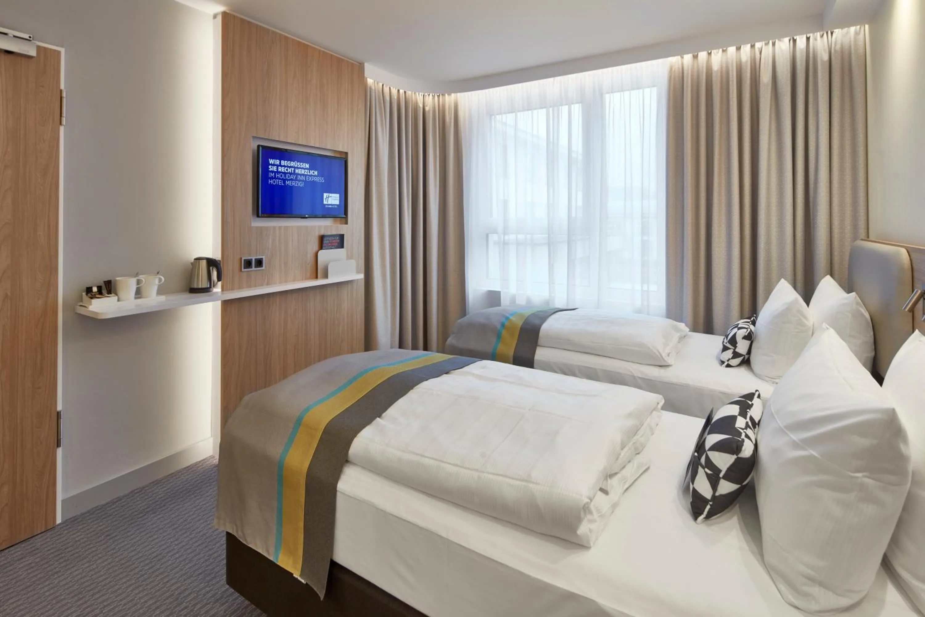 Photo of the whole room, Bed in Holiday Inn Express - Merzig by IHG