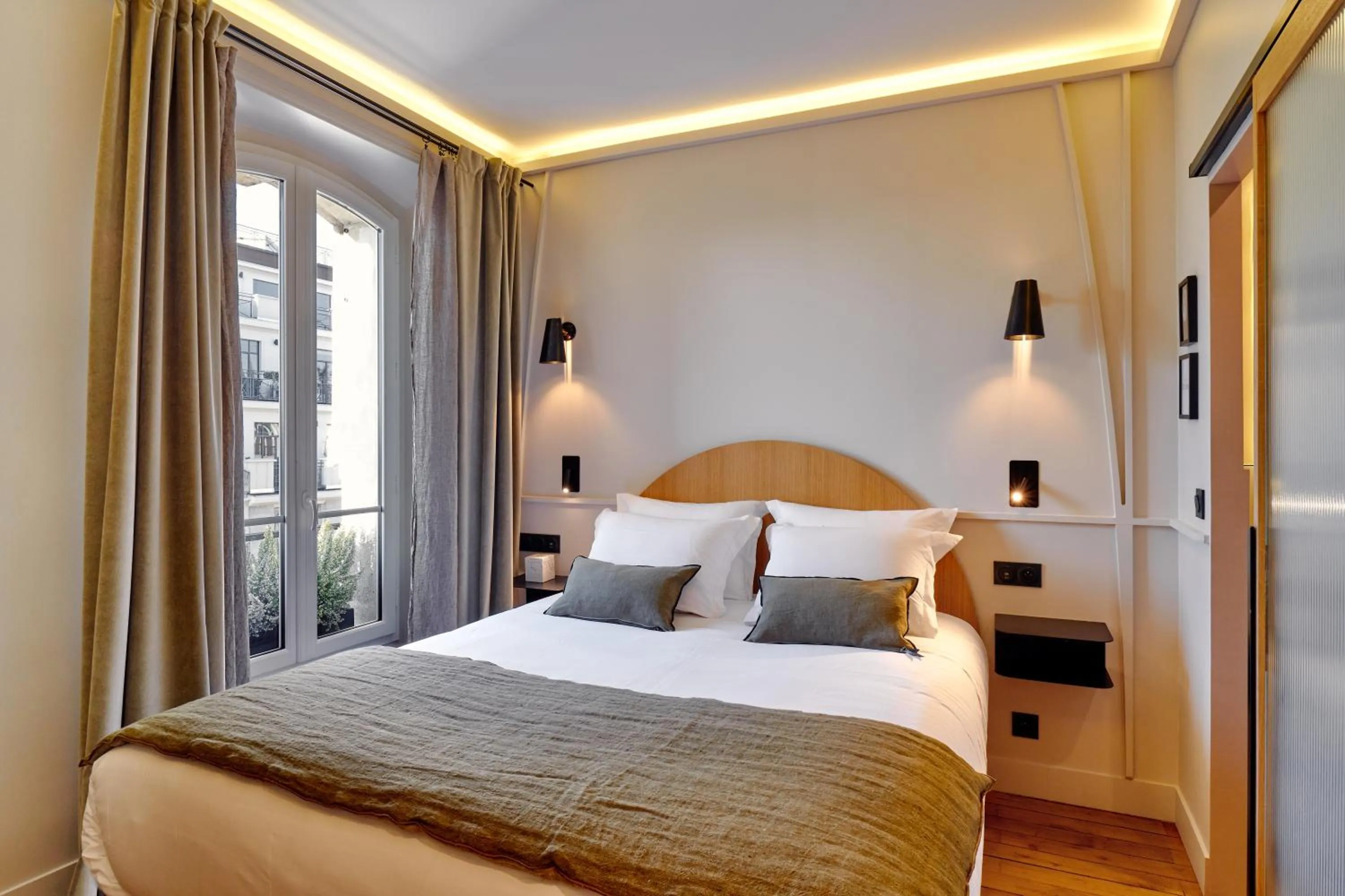 Bed in Tinah Paris, Réaumur - Montorgeuil