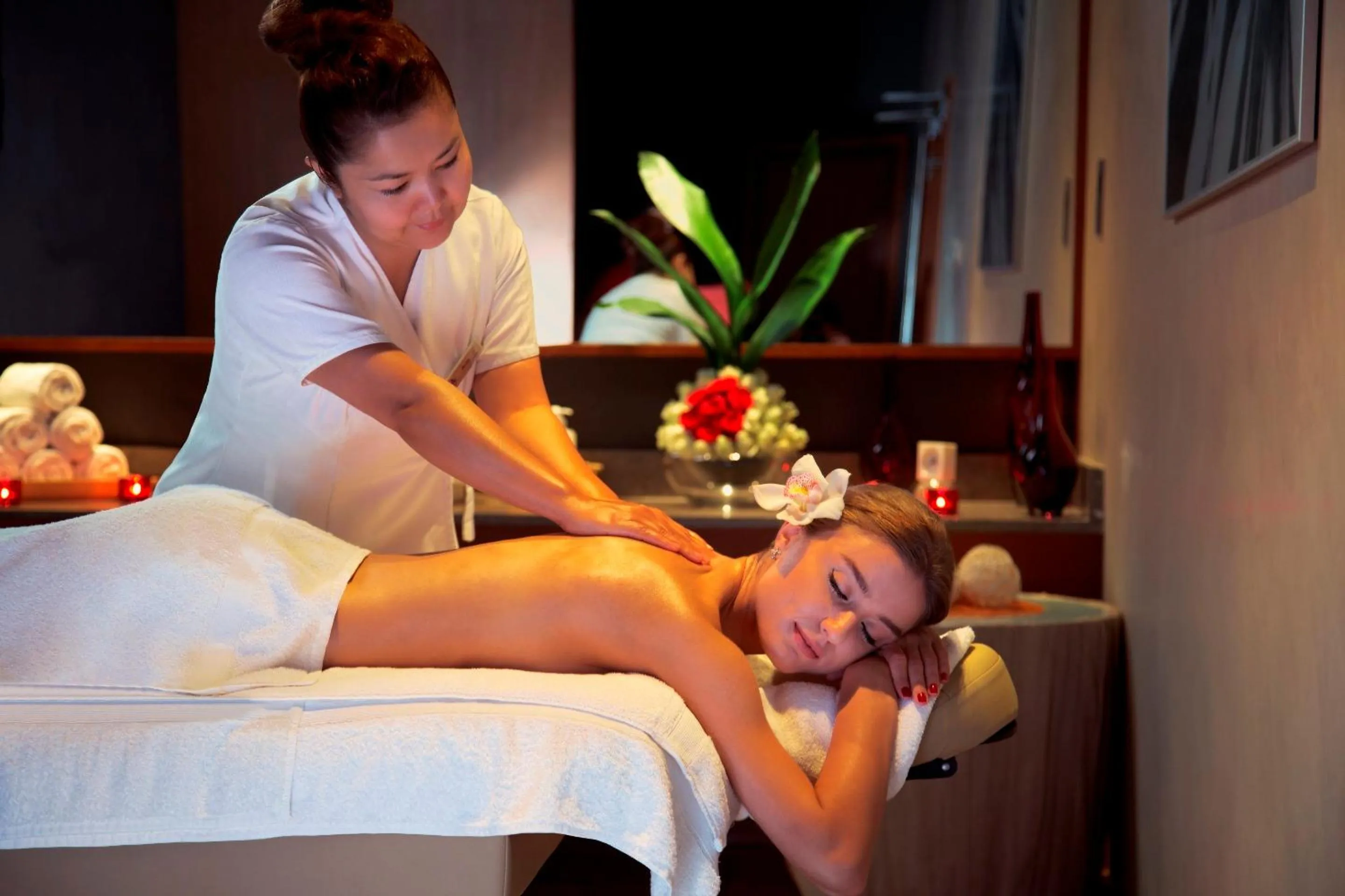 Spa and wellness centre/facilities in Yas Plaza Marina by IHG