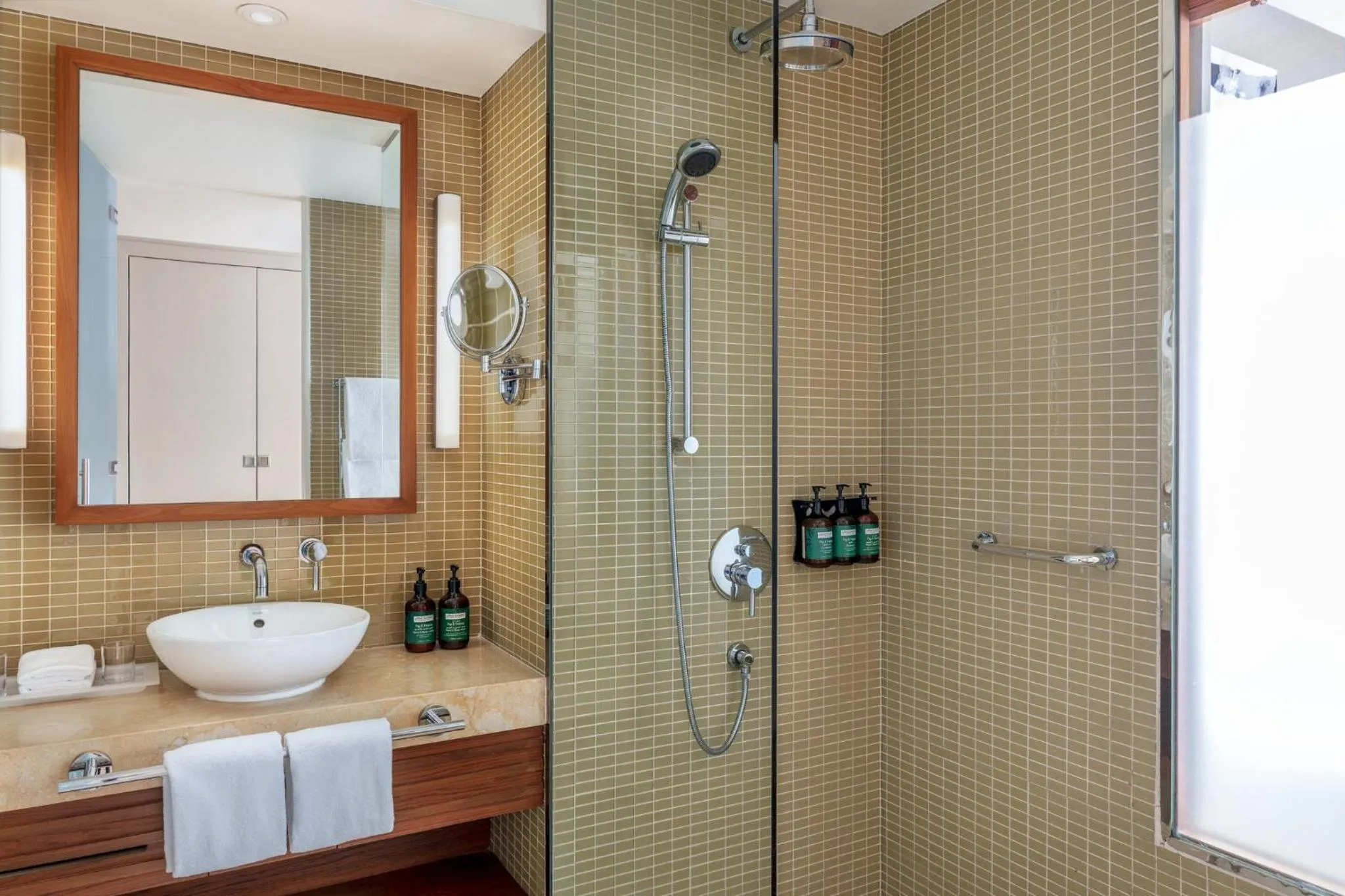 Photo of the whole room in Yas Plaza Marina by IHG