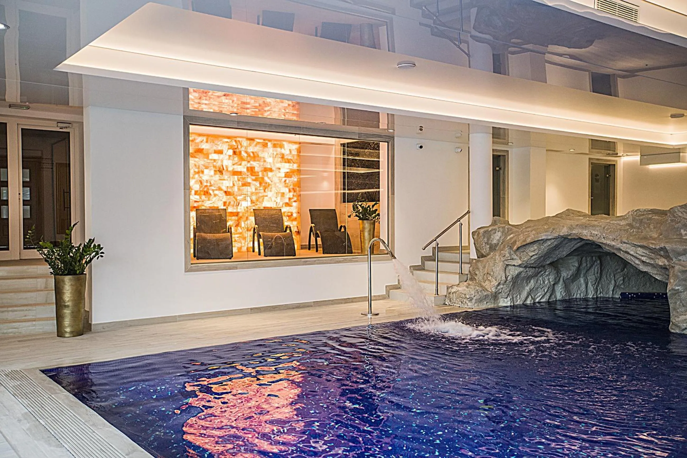 Swimming pool in Hotel Lubicz