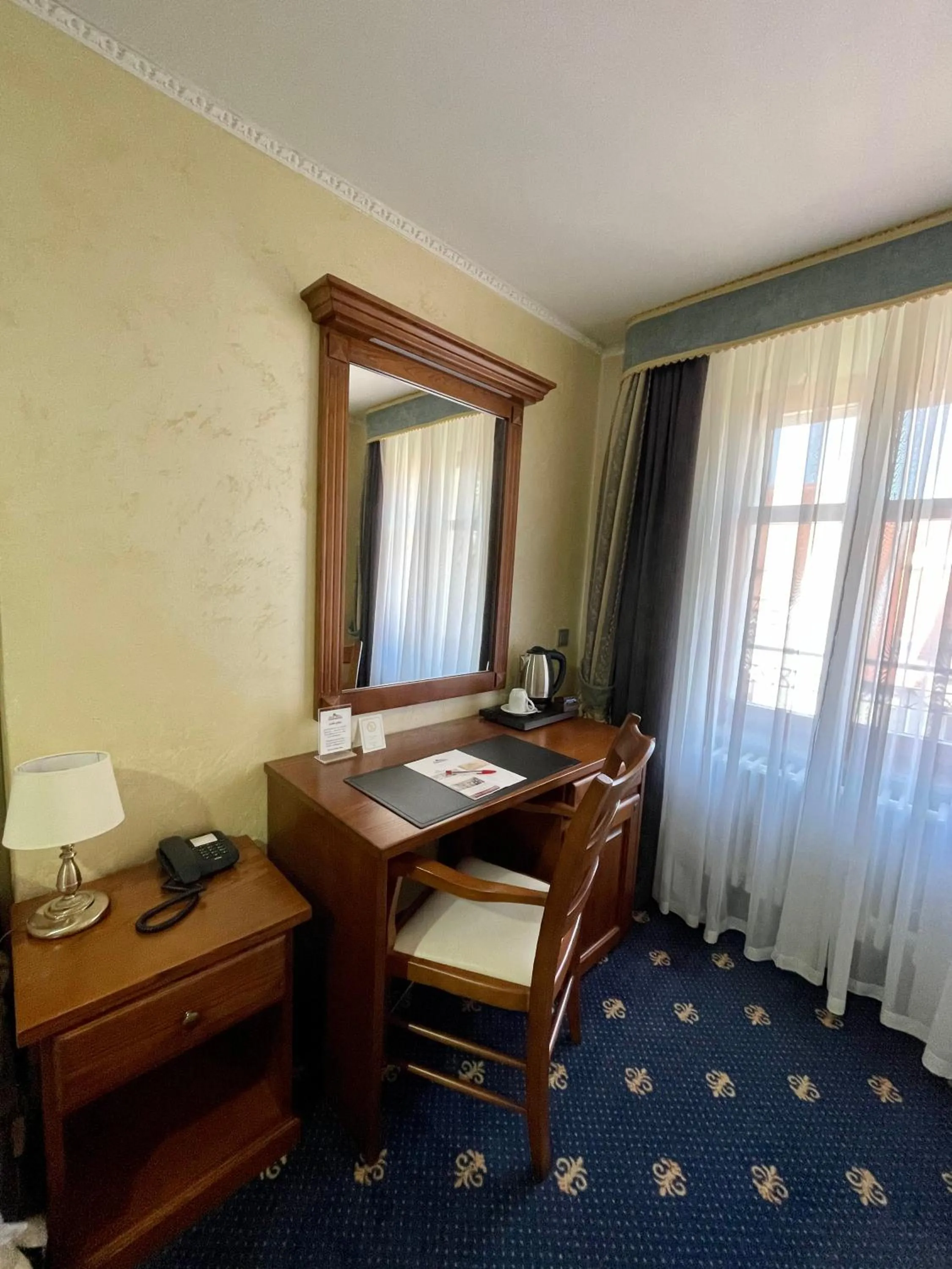 Seating area in Hotel Italia