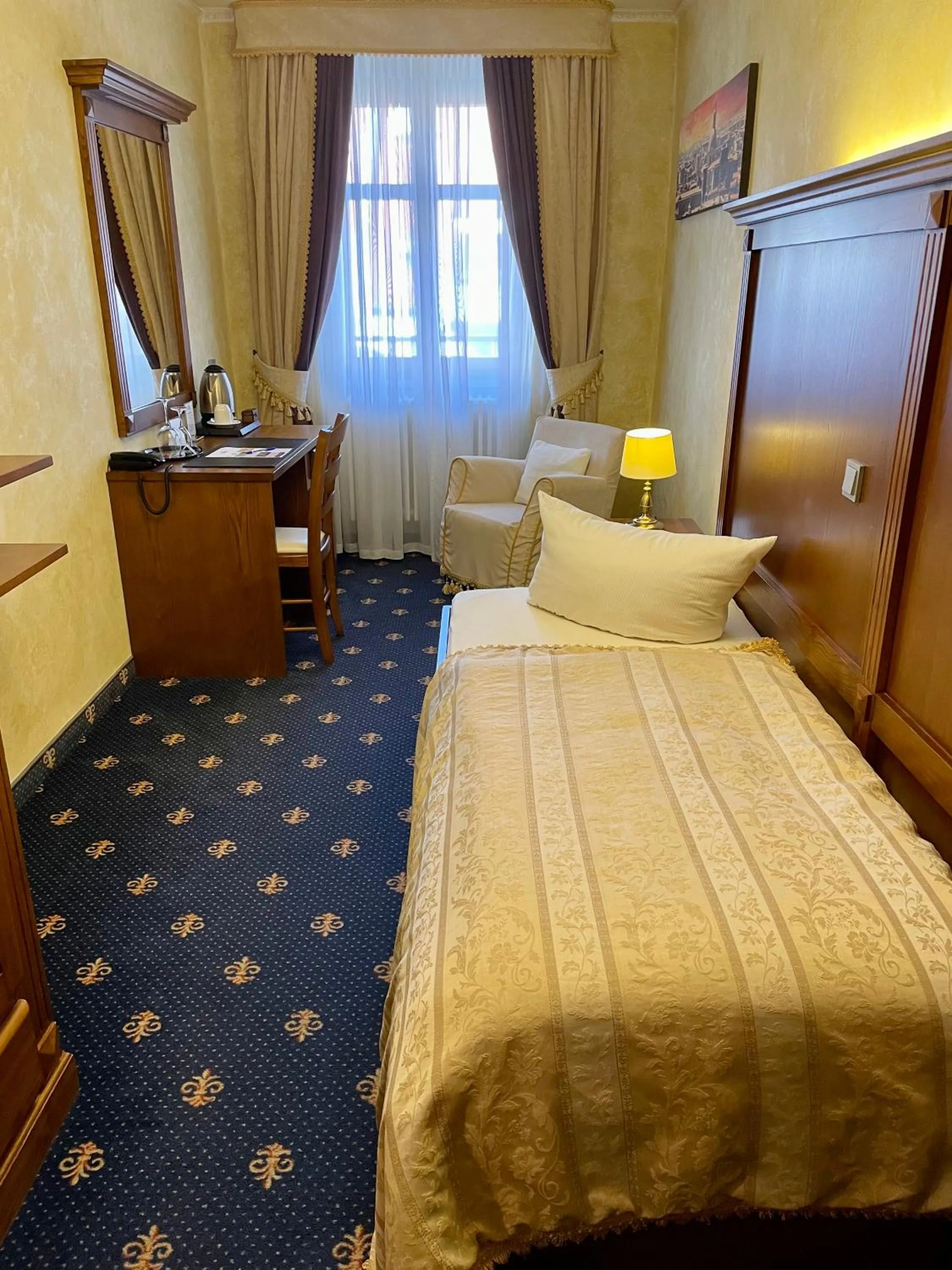 Bedroom, Bed in Hotel Italia