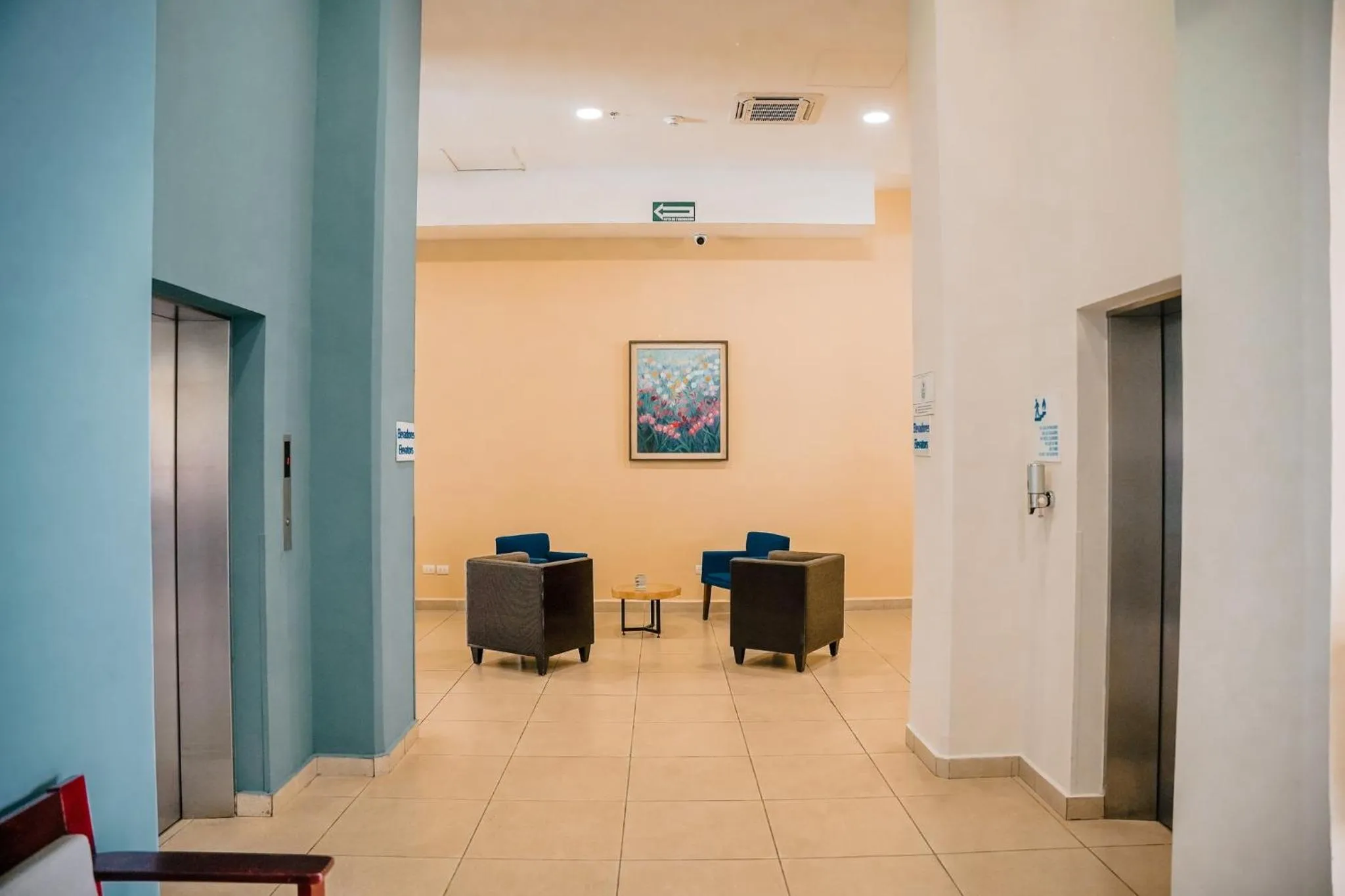 Property building in Holiday Inn Express Merida Centro by IHG