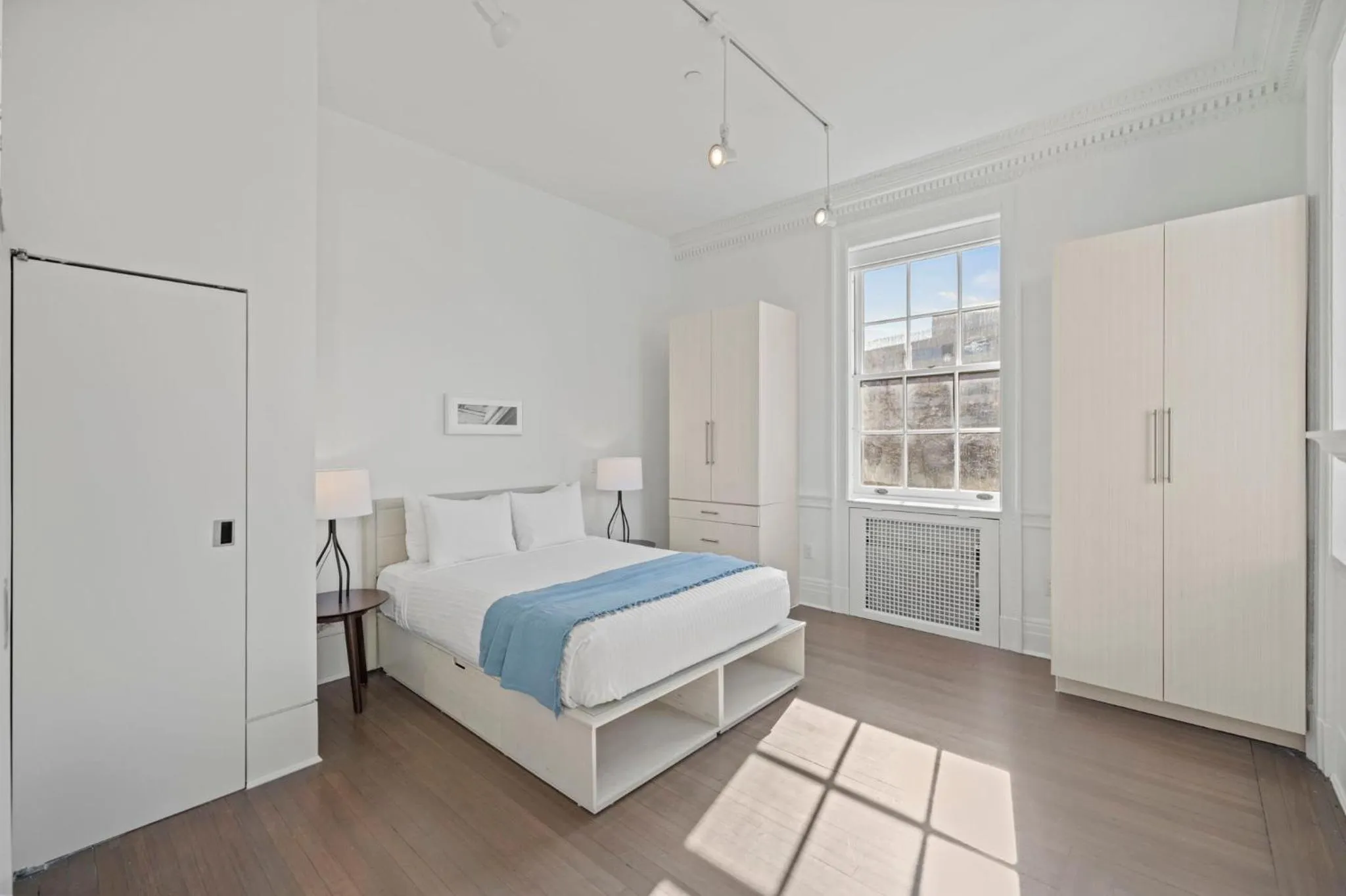 Bedroom, Bed in Placemakr Dupont Circle